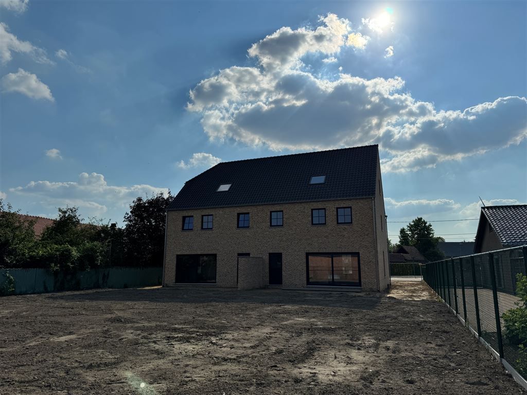 Half vrijstaande woning in pastorijstijl foto 3