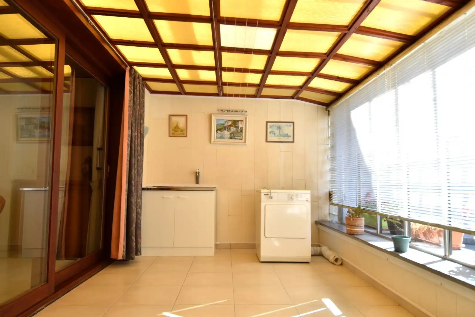 Charmante gezinswoning met 4 slaapkamers, tuin én garage te Bissegem foto 4