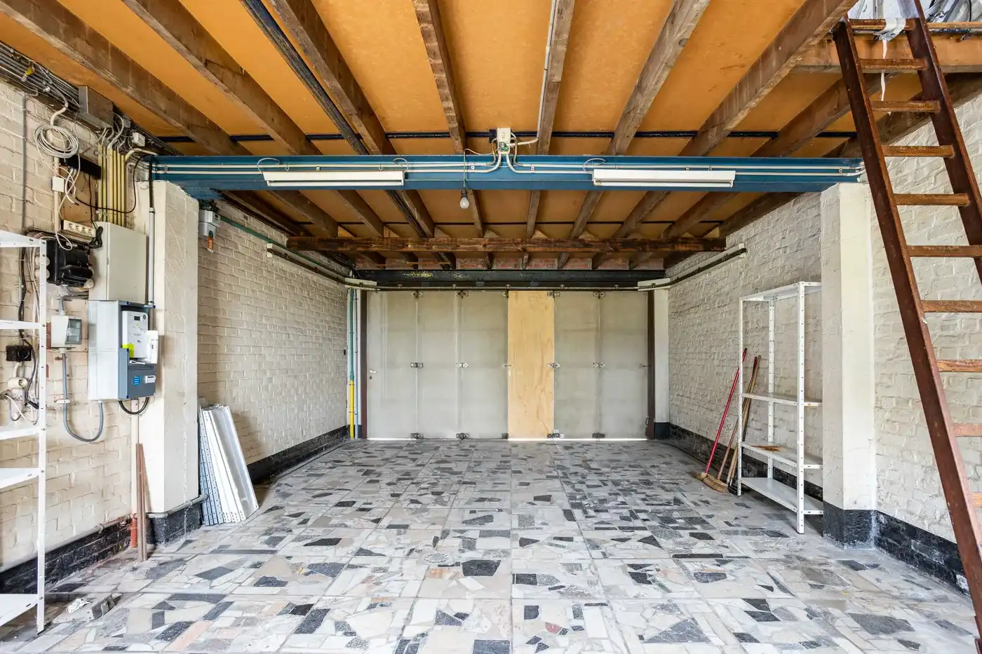 Gezinswoning met garage en grote tuin in Gullegem foto 19