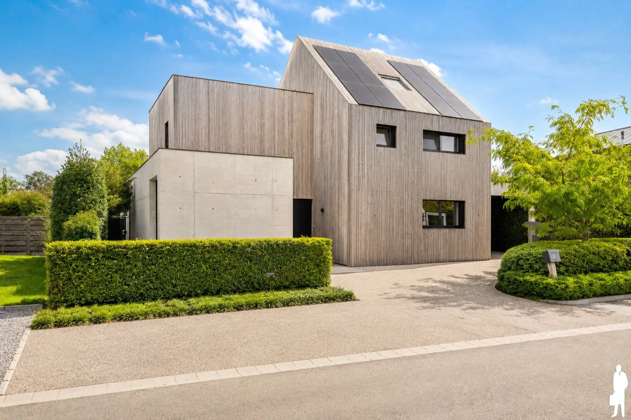 Unieke architectenvilla; af te werken - in groen - op 20 are foto {{pictureIndex}}