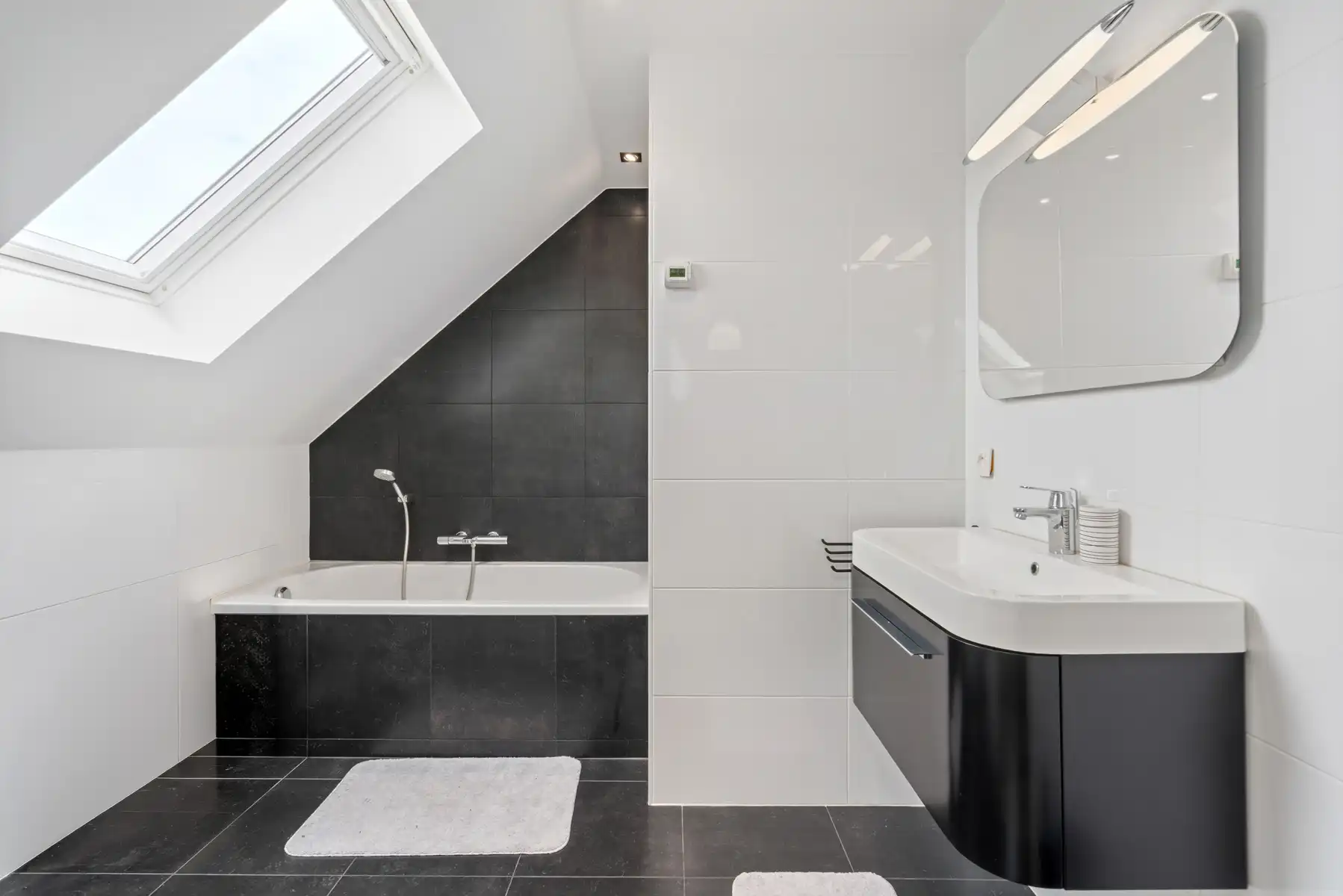 Instapklare gezinswoning met 3 slaapkamers, 2 badkamers foto 25