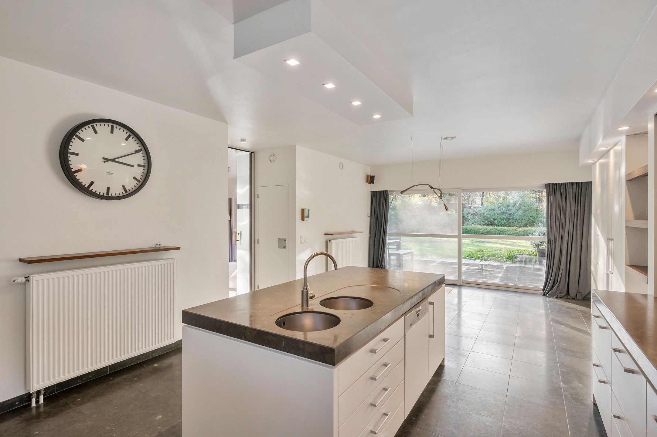 Ruime architecturale villa met 5 slaapkamers  foto 15