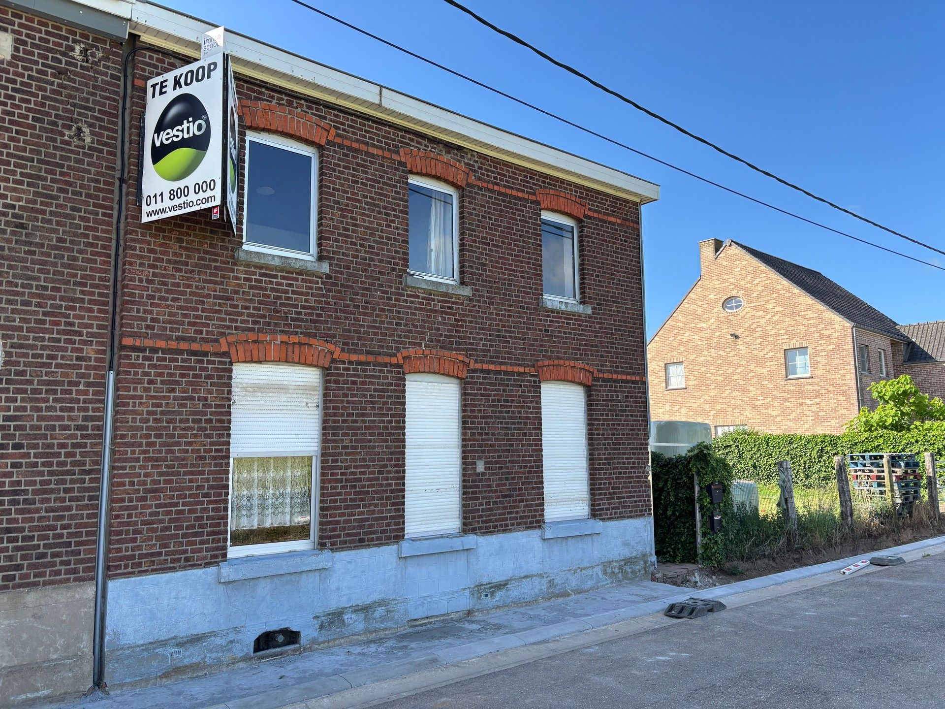 Hoofdfoto van de publicatie: VOLLEDIG TE STRIPPEN WONING