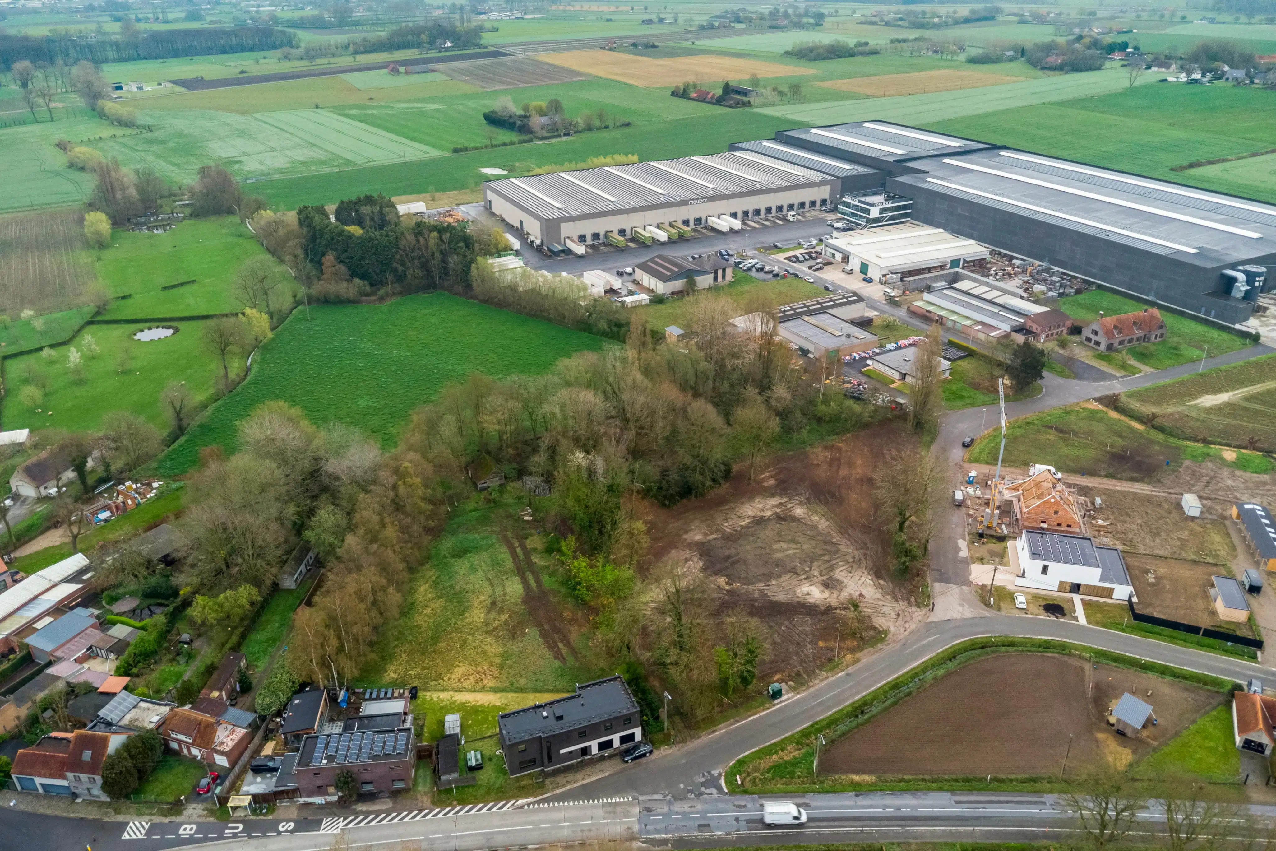 Bouwgrond met landelijk karakter van 2.073 m² te koop in Aartrijke foto 2