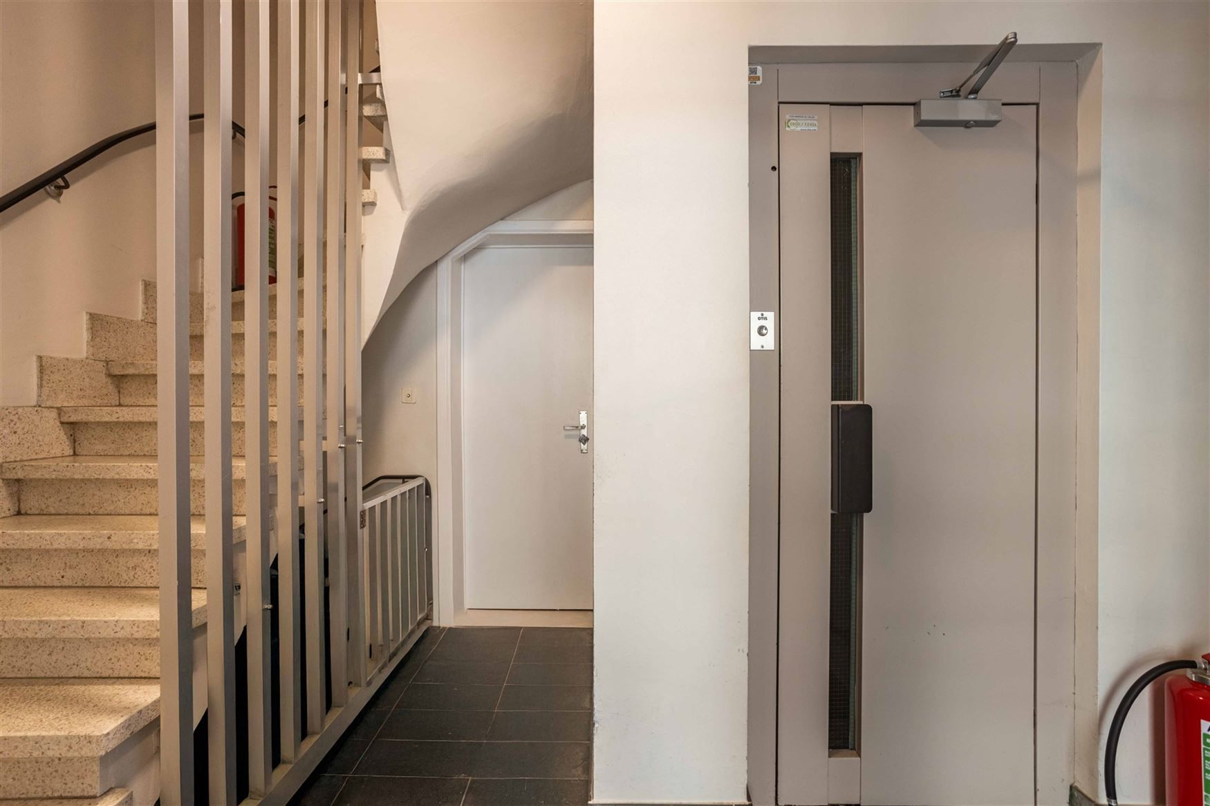 Opbrengsteigendom met 6 units in Eeklo. foto 4