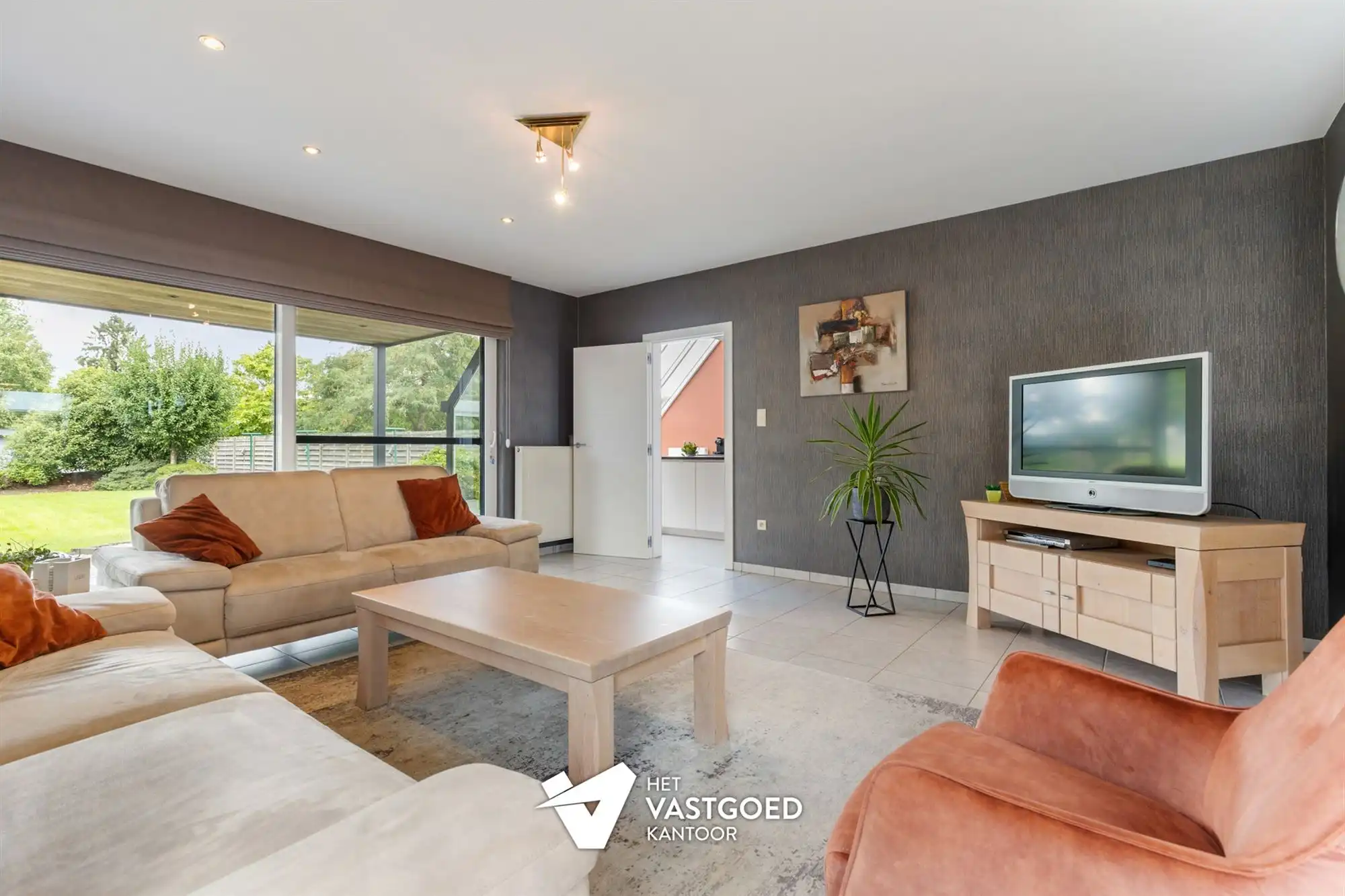 PERFECT ONDERHOUDEN, INSTAPKLARE WONING OP IDEALE LIGGING foto 4
