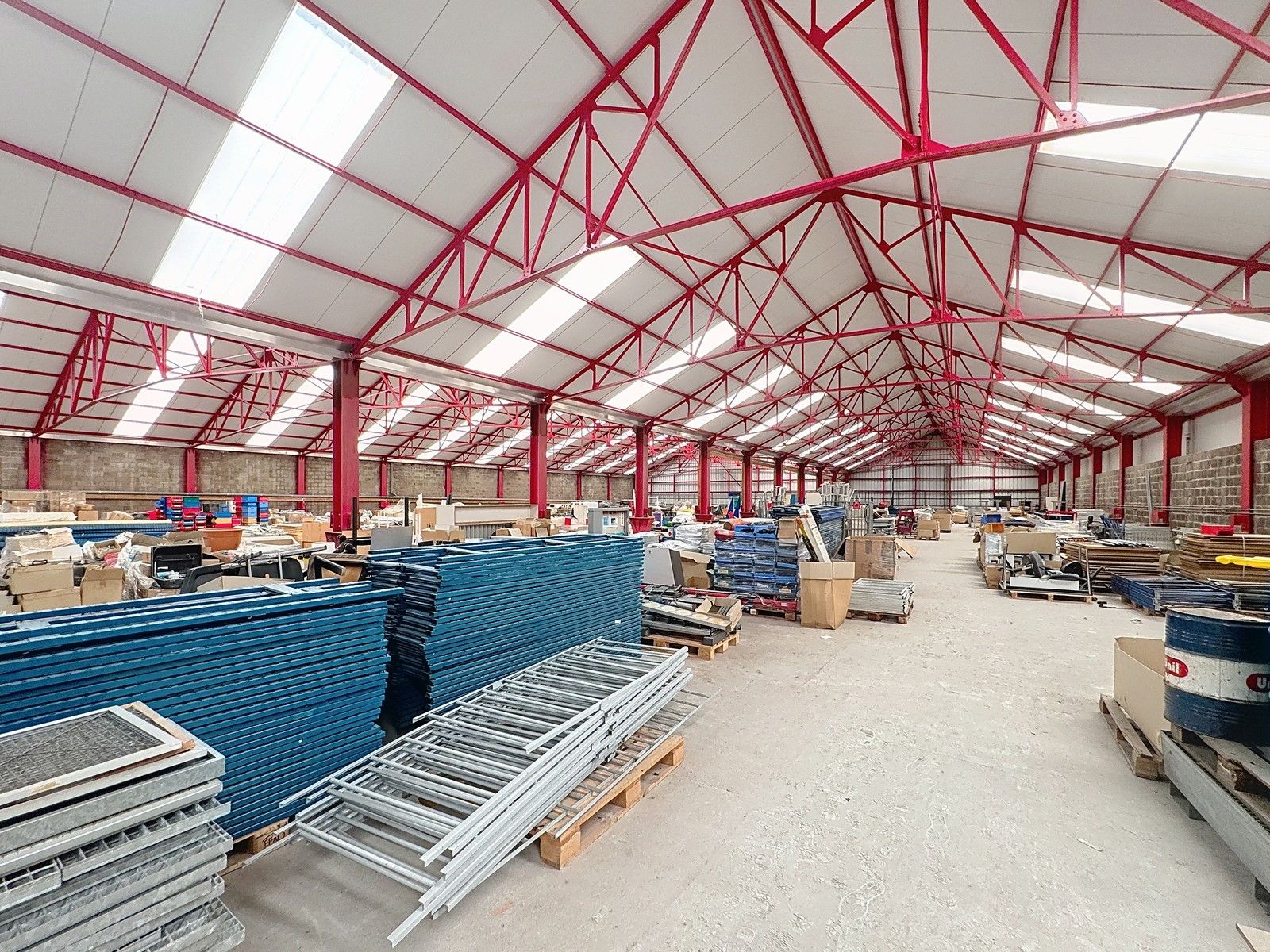 Instapklare OPSLAGRUIMTE (225m²) met UITBREIDINGSMOGELIJKHEDEN (tot 1.500m²) te huur op industriezone "Herdersbrug" te 8000 Brugge foto 7