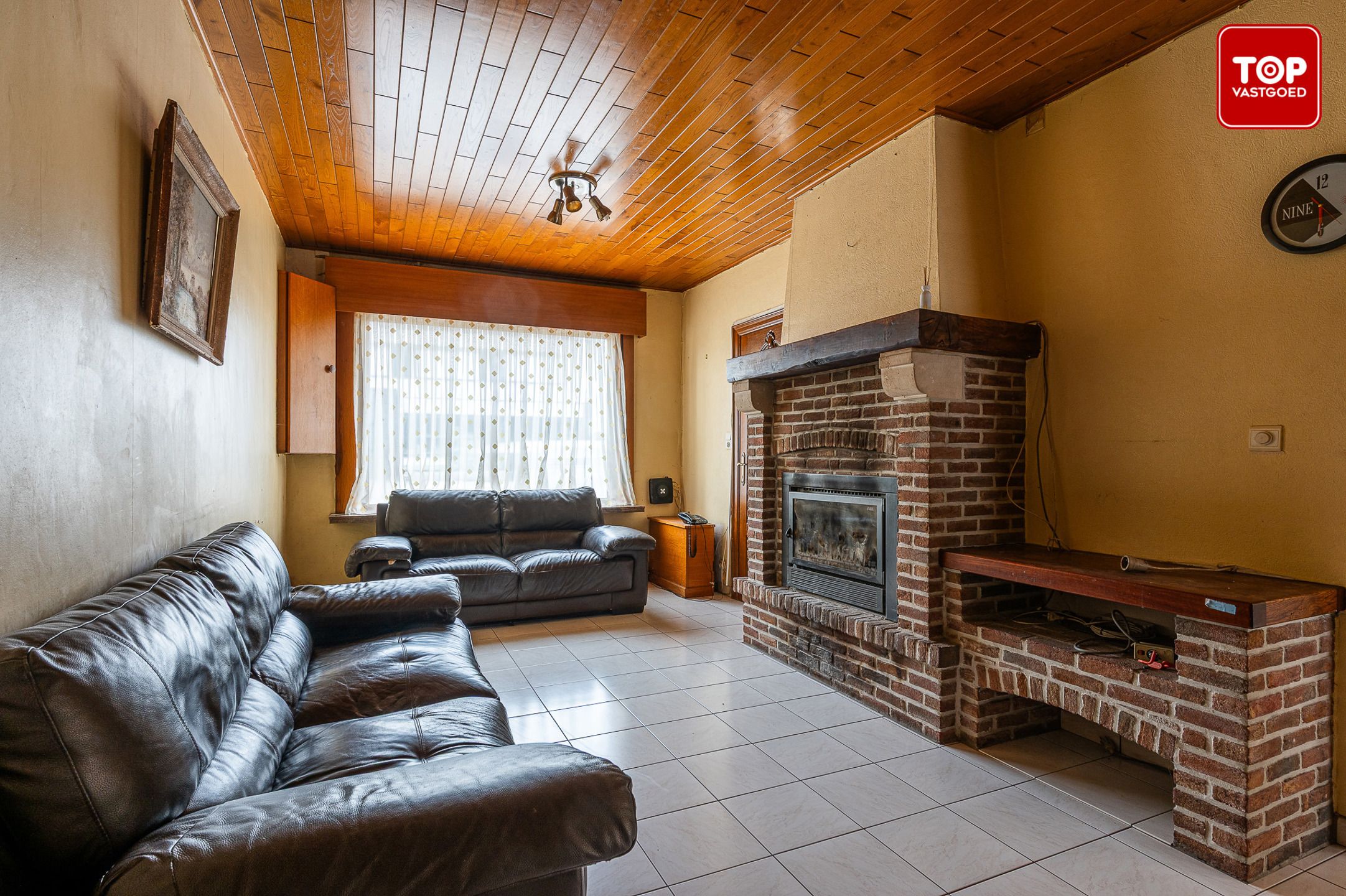 Te renoveren woning met veel potentieel foto 5