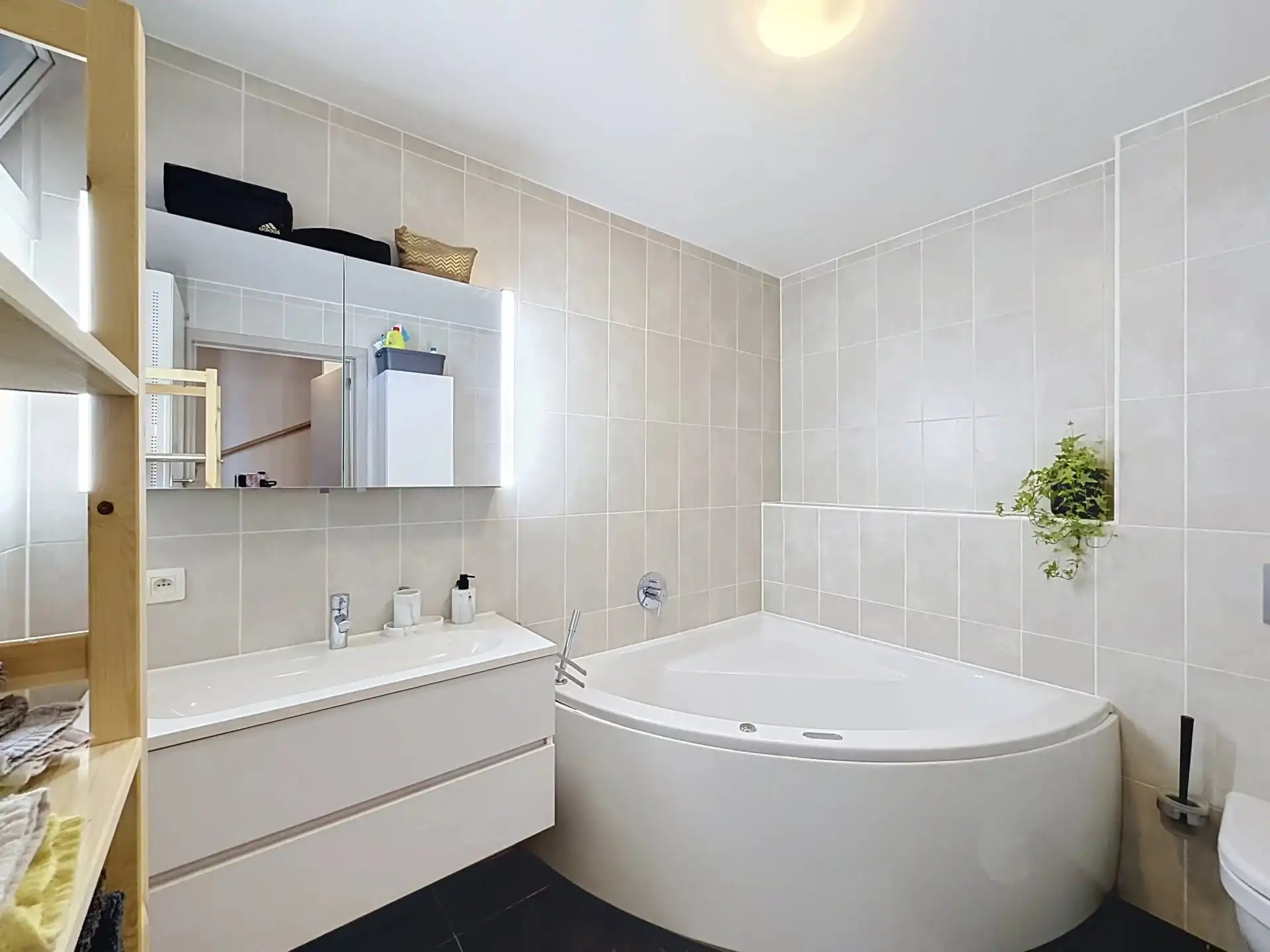 Luxe triplex met dubbele garage, 5 slaapkamers en 2 badkamers  in hartje Mol centrum foto 31