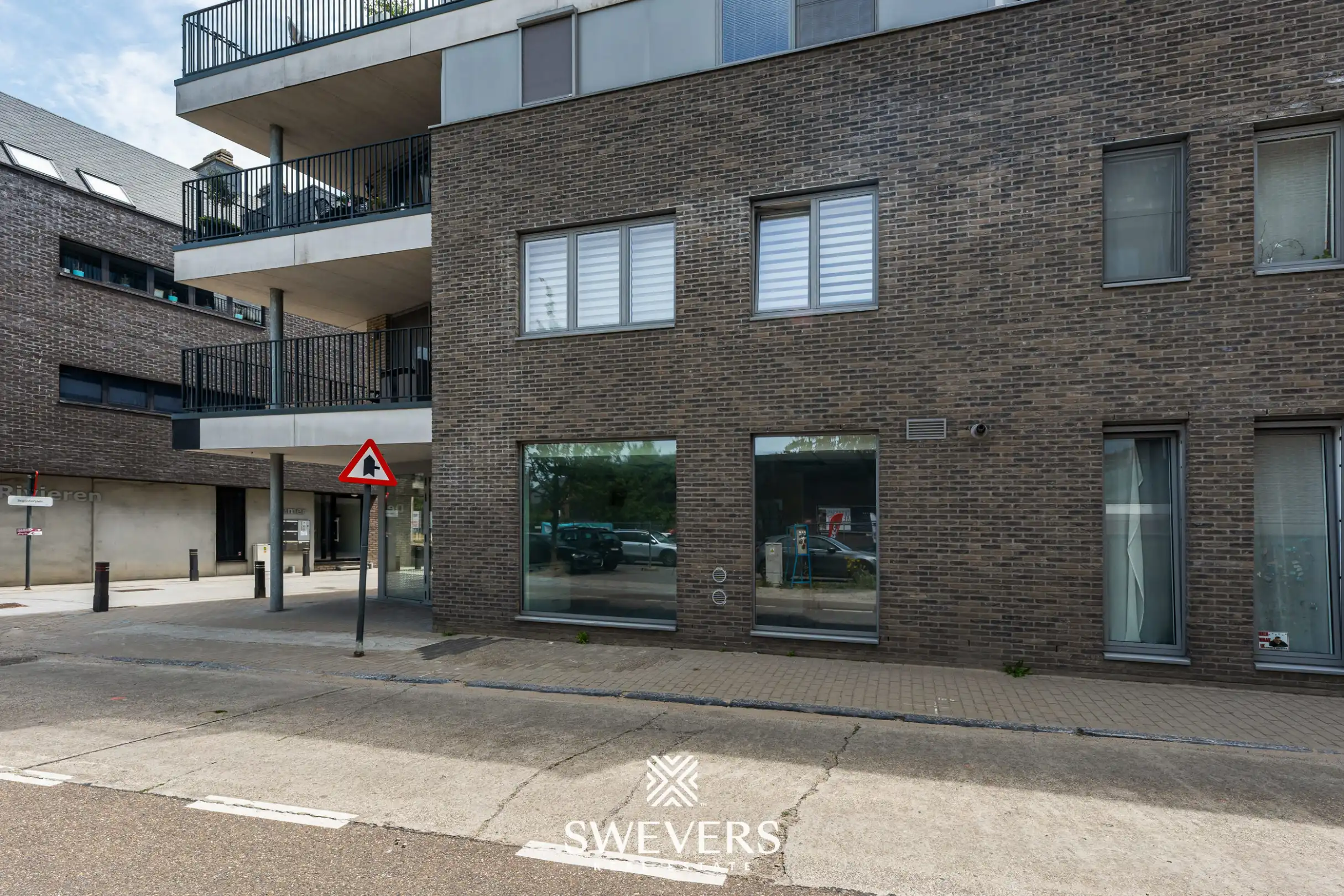 Instapklaar handelspand van 104 m² in het centrum van Halen foto 24