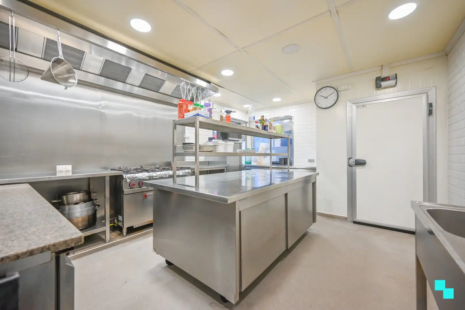 Multifunctionele handelszaak met loods en appartement in Anzegem! foto 11