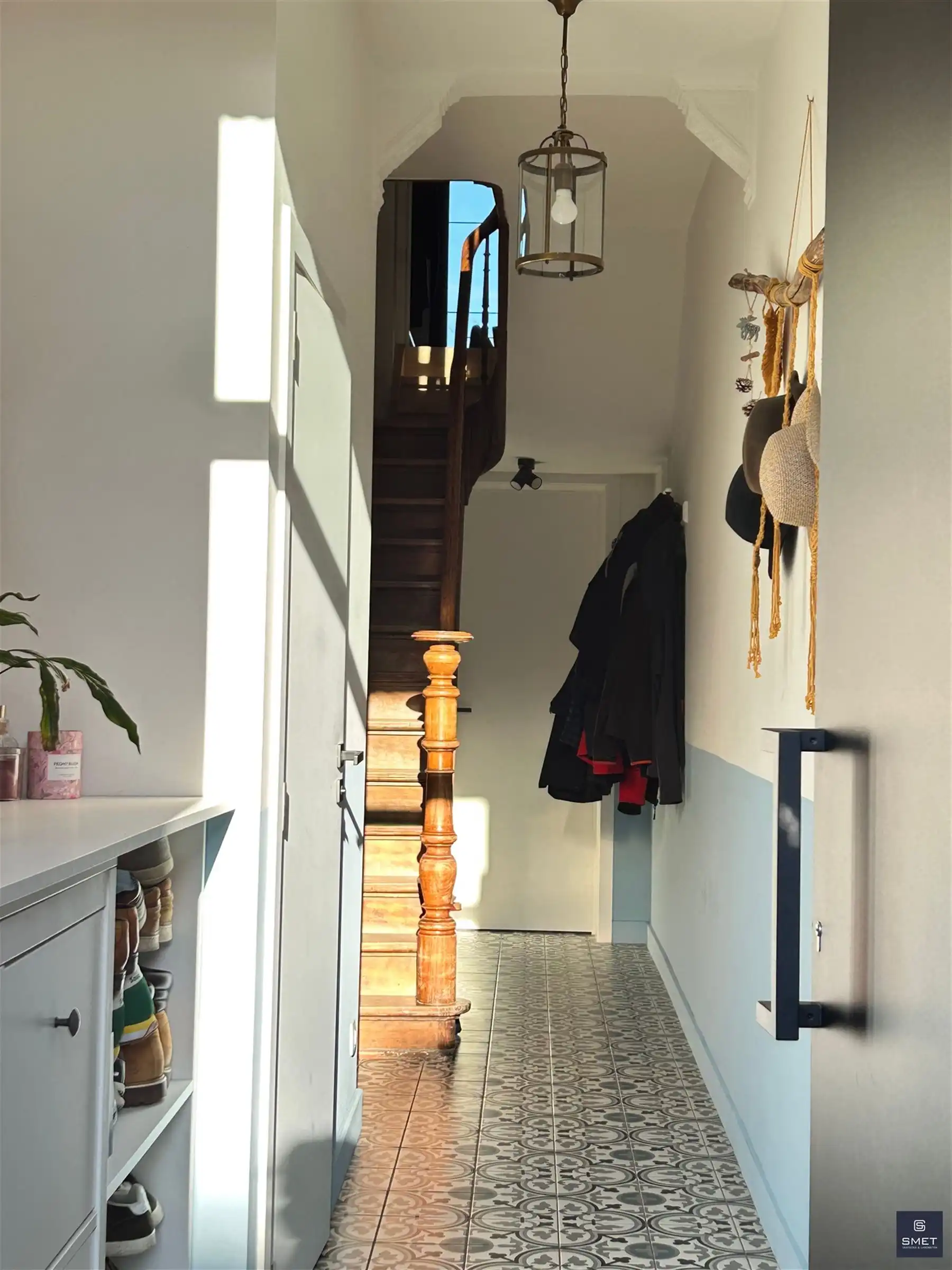 RUIME INSTAPKLARE WONING MET 3 SLPKS EN BUREEL OP PRACHTIG PERCEEL foto 2