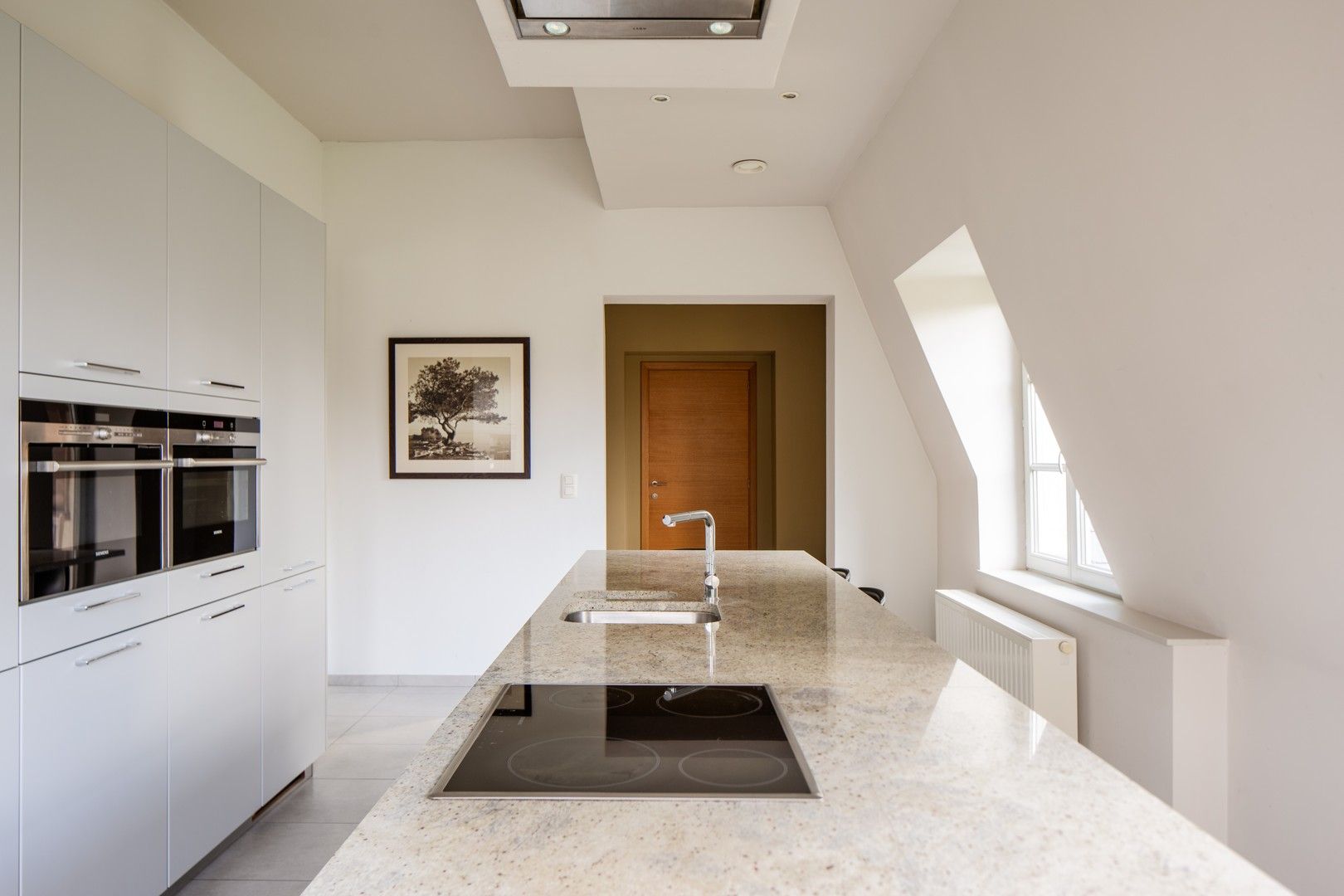Erg ruim 3-slaapkamerappartement op prachtig kasteeldomein foto {{pictureIndex}}