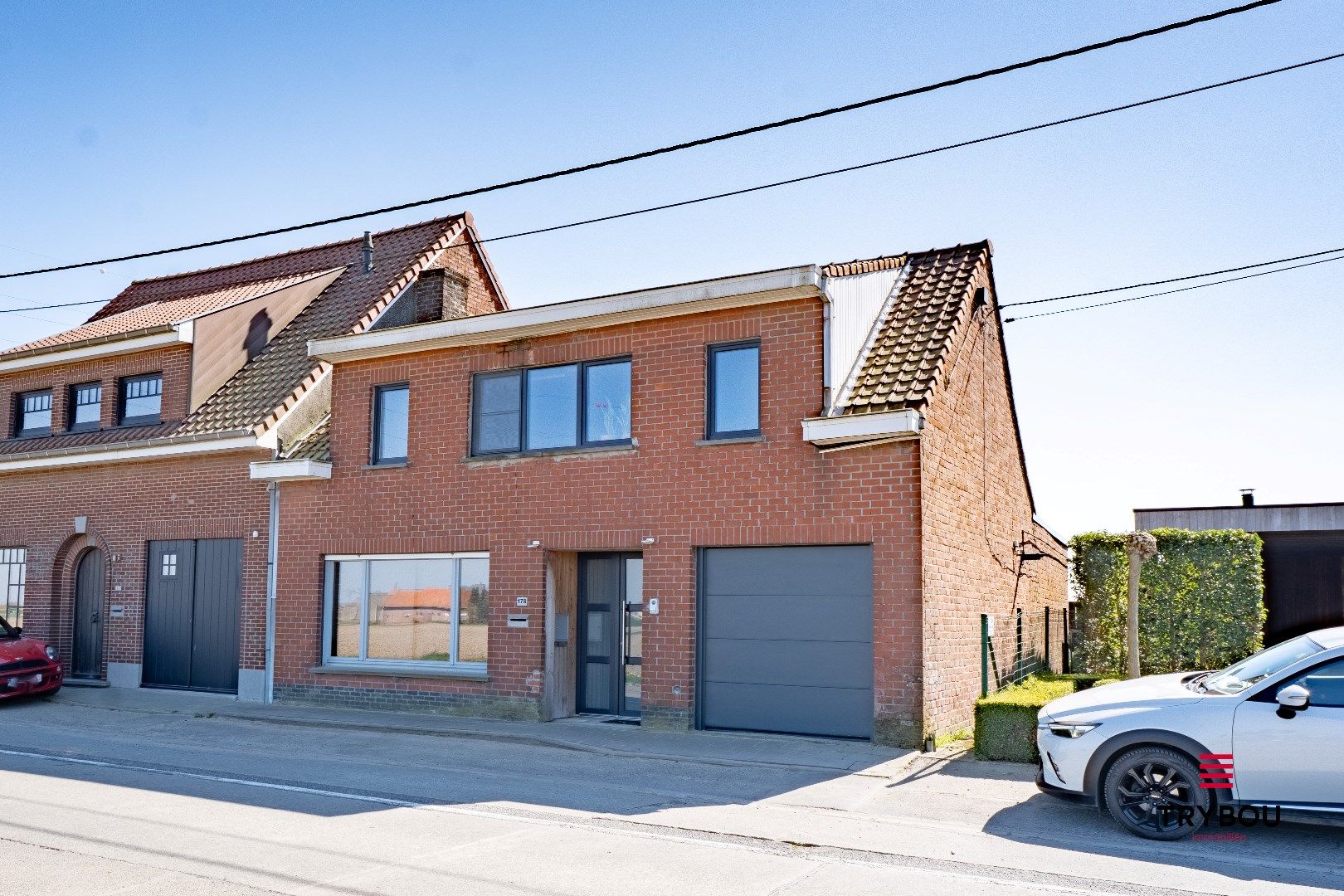 Instapklare woning met 2 slaapkamers, garage en tuin foto {{pictureIndex}}