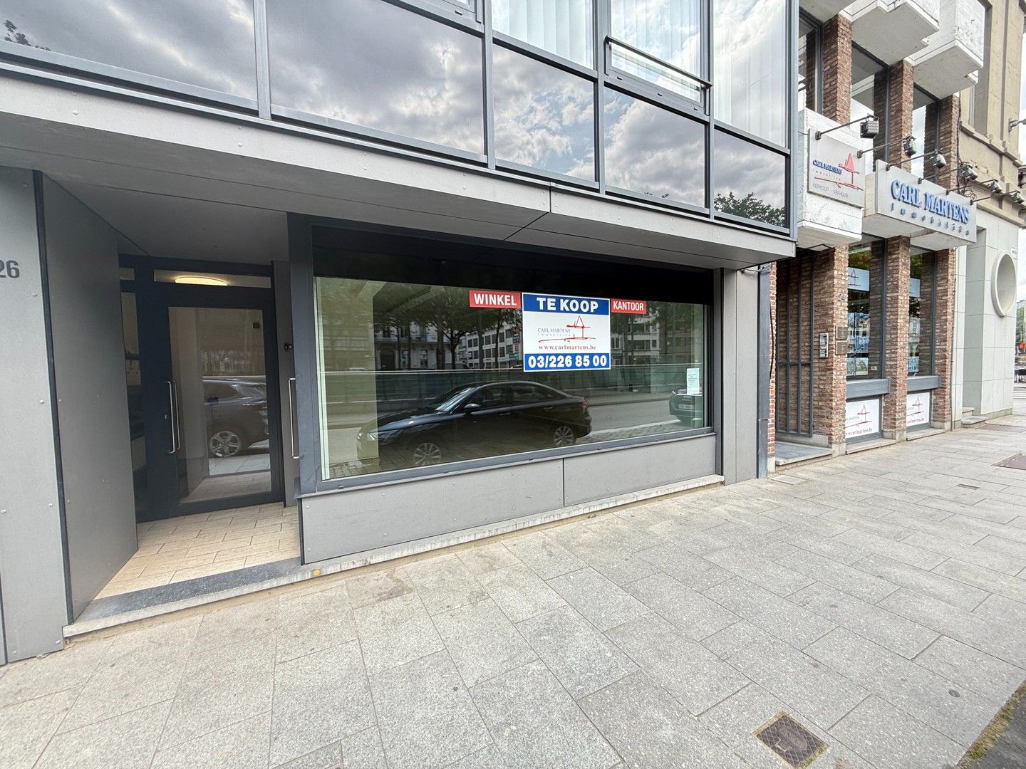 INSTAPKLAAR KANTOOR OF HANDELSRUIMTE OP TOPLOCATIE foto {{pictureIndex}}