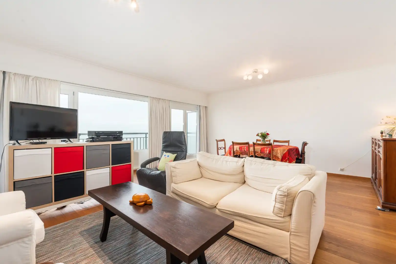 APP. 4 SLAAPKAMERS IN CENTRUM MET PANORAMISCH ZICHT OP ZEE EN STAD foto 3