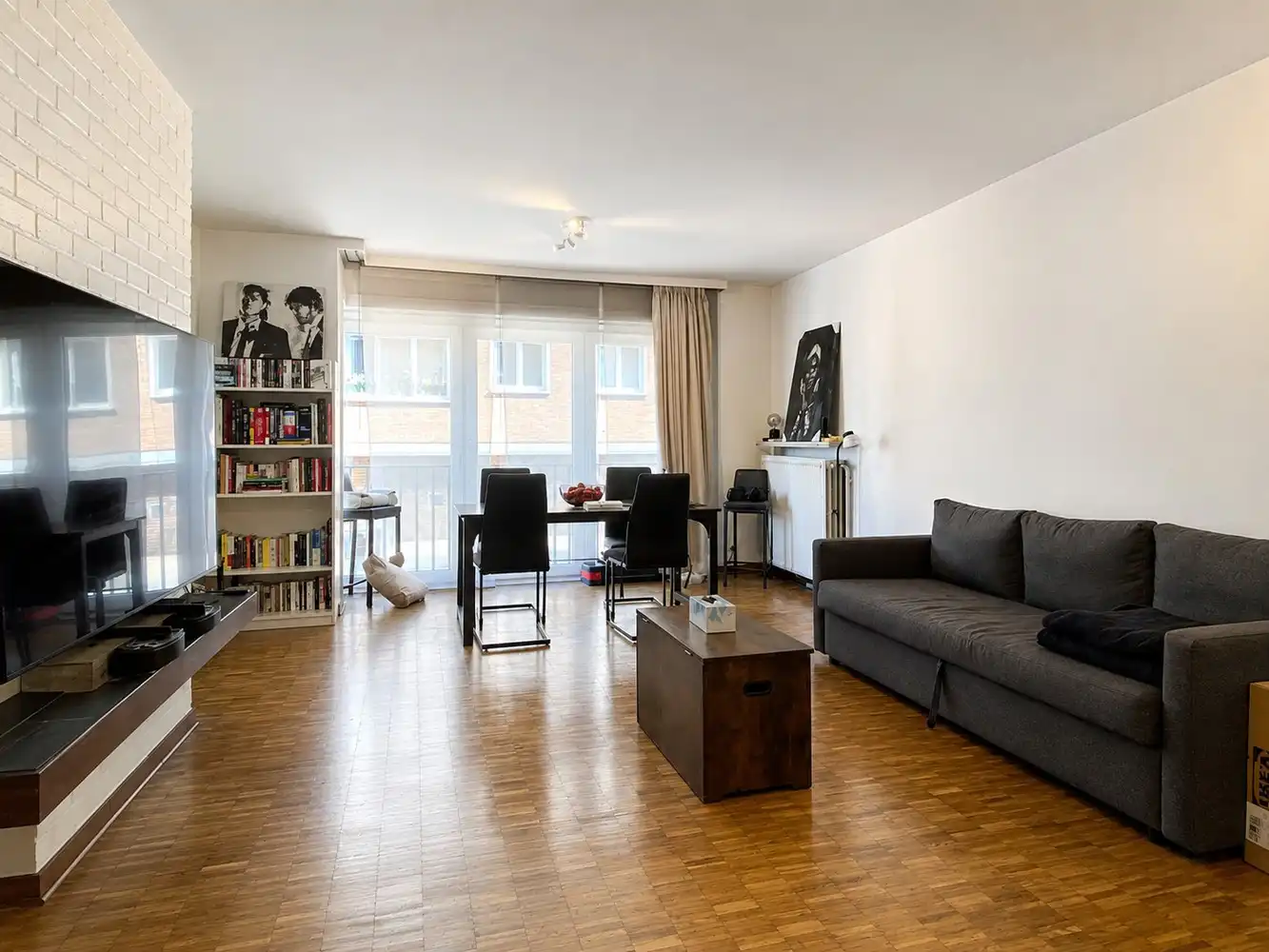 Instapklaar appartement met terras nabij het Zuidpark foto 3