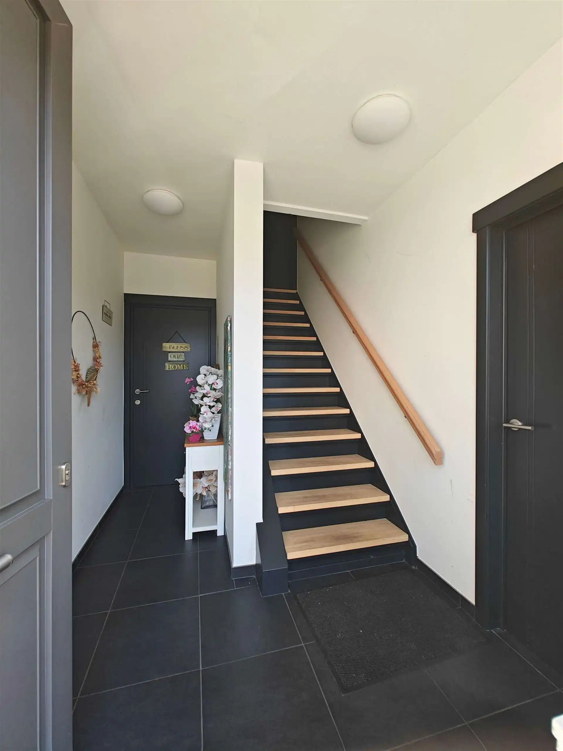 Gerenoveerd appartement met 3 slaapkamers  foto 2