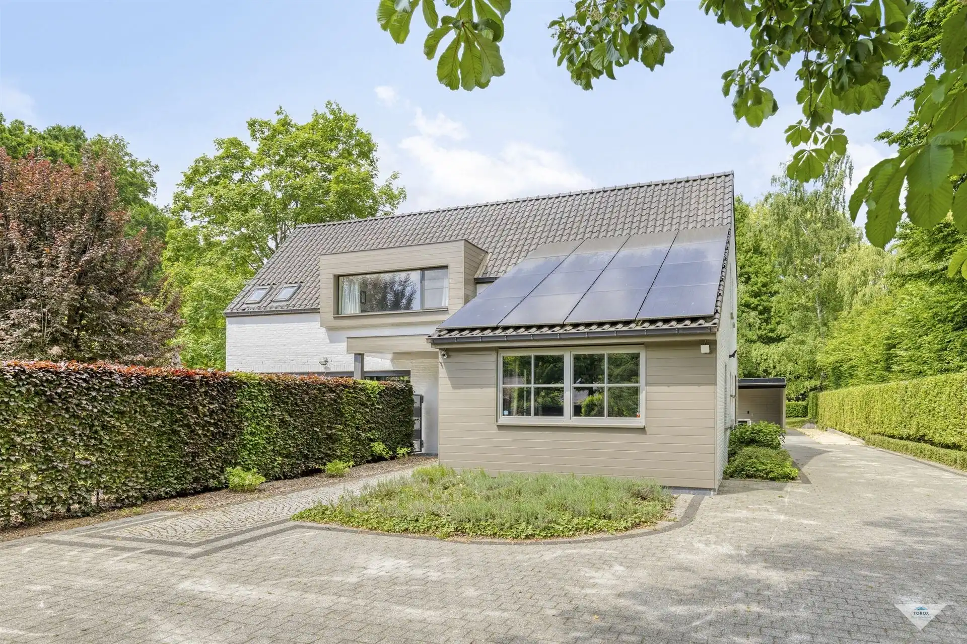 Exclusieve villa in het groene Linden foto 2