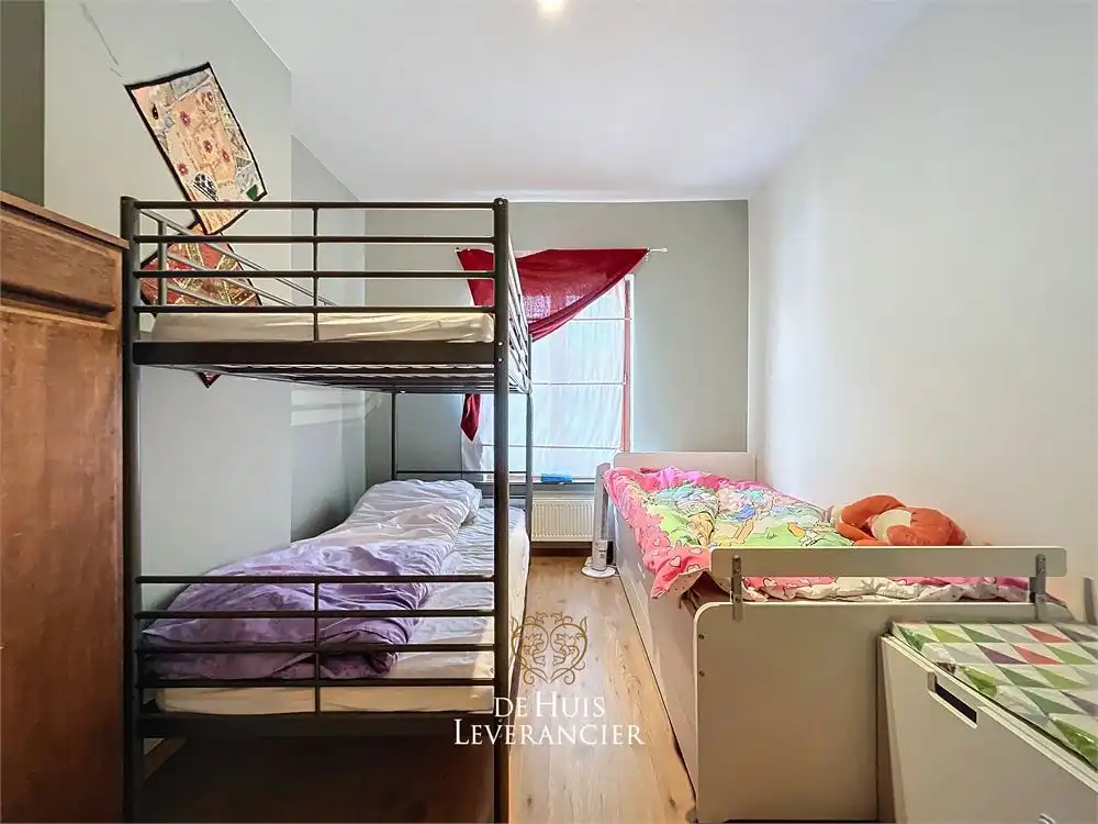 RUIME woning te koop (8 slpks, 2 badk) die ook perfect als tweewoonst kan dienen foto 35