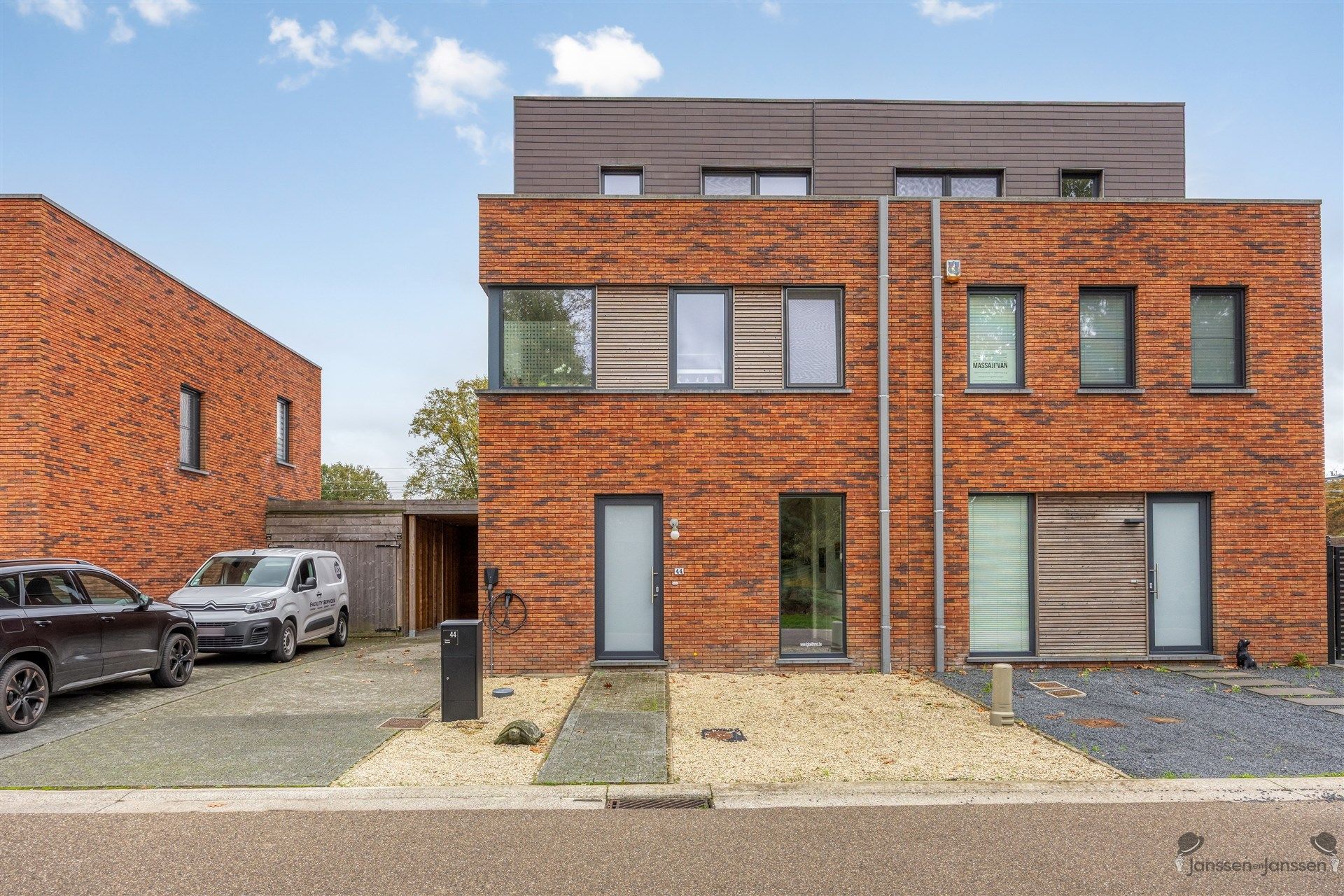 Energiezuinige woning met 4 slaapkamers  foto {{pictureIndex}}