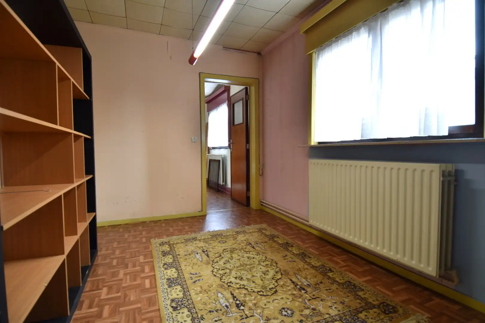Rustig gelegen gezinswoning met 4 slaapkamers, garage en tuin te koop in Gullegem foto 13