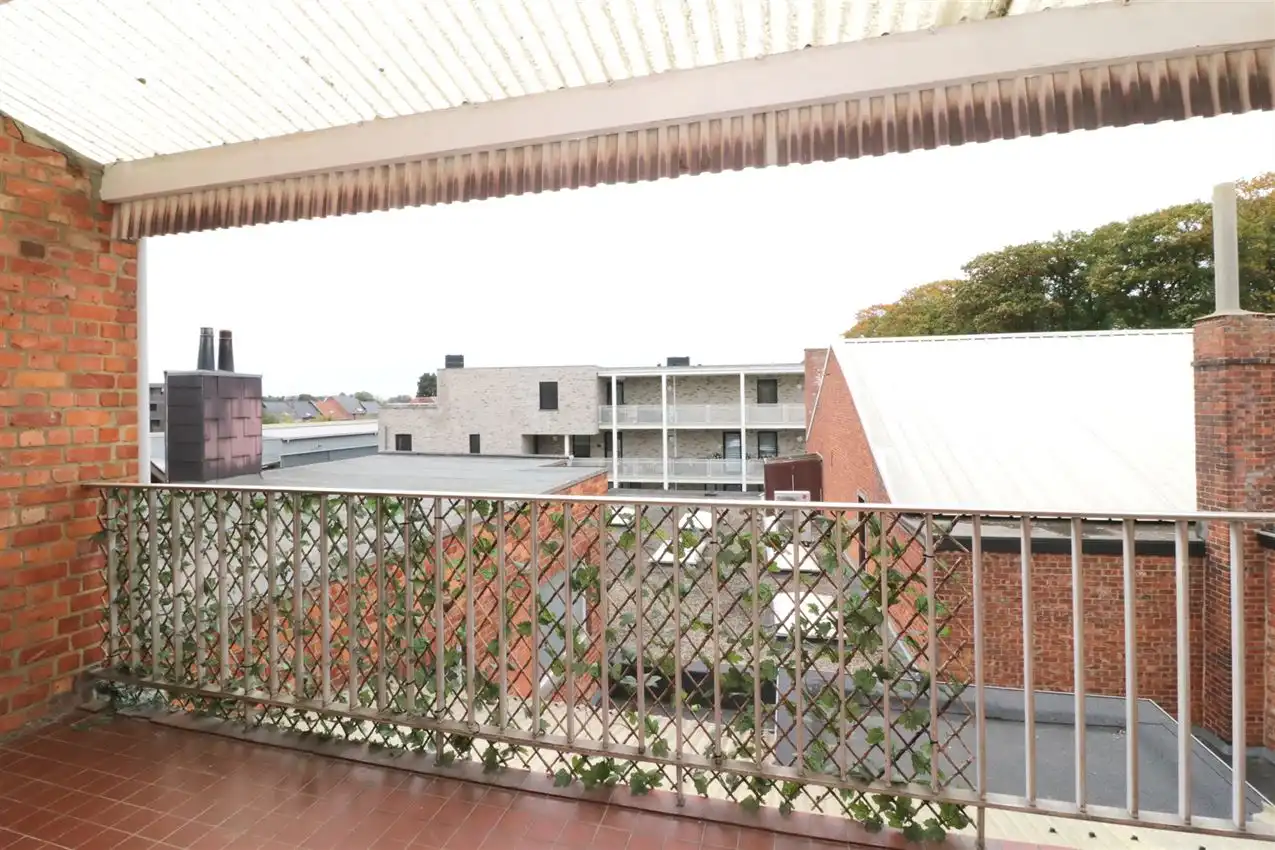 Opbrengsteigendom (handel & 4 app) op toplocatie foto 47