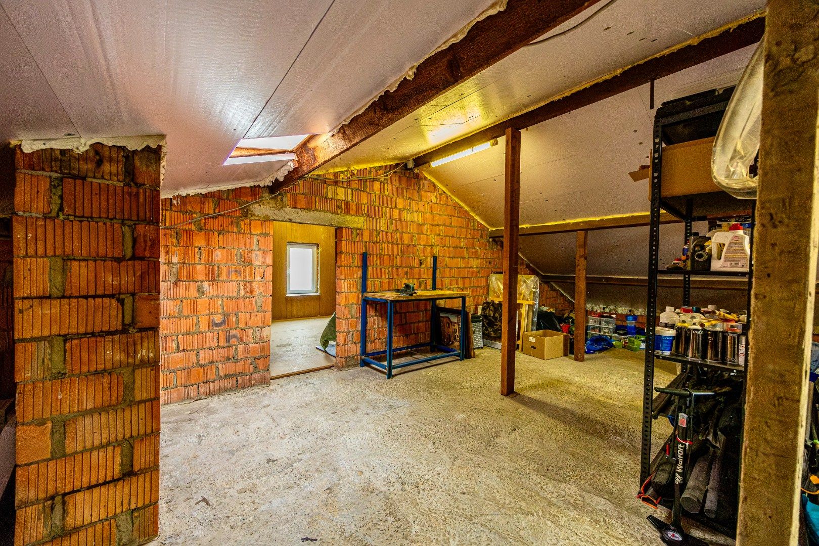 Ruime bungalow te koop met 2 slpk, garage en tuin foto 19