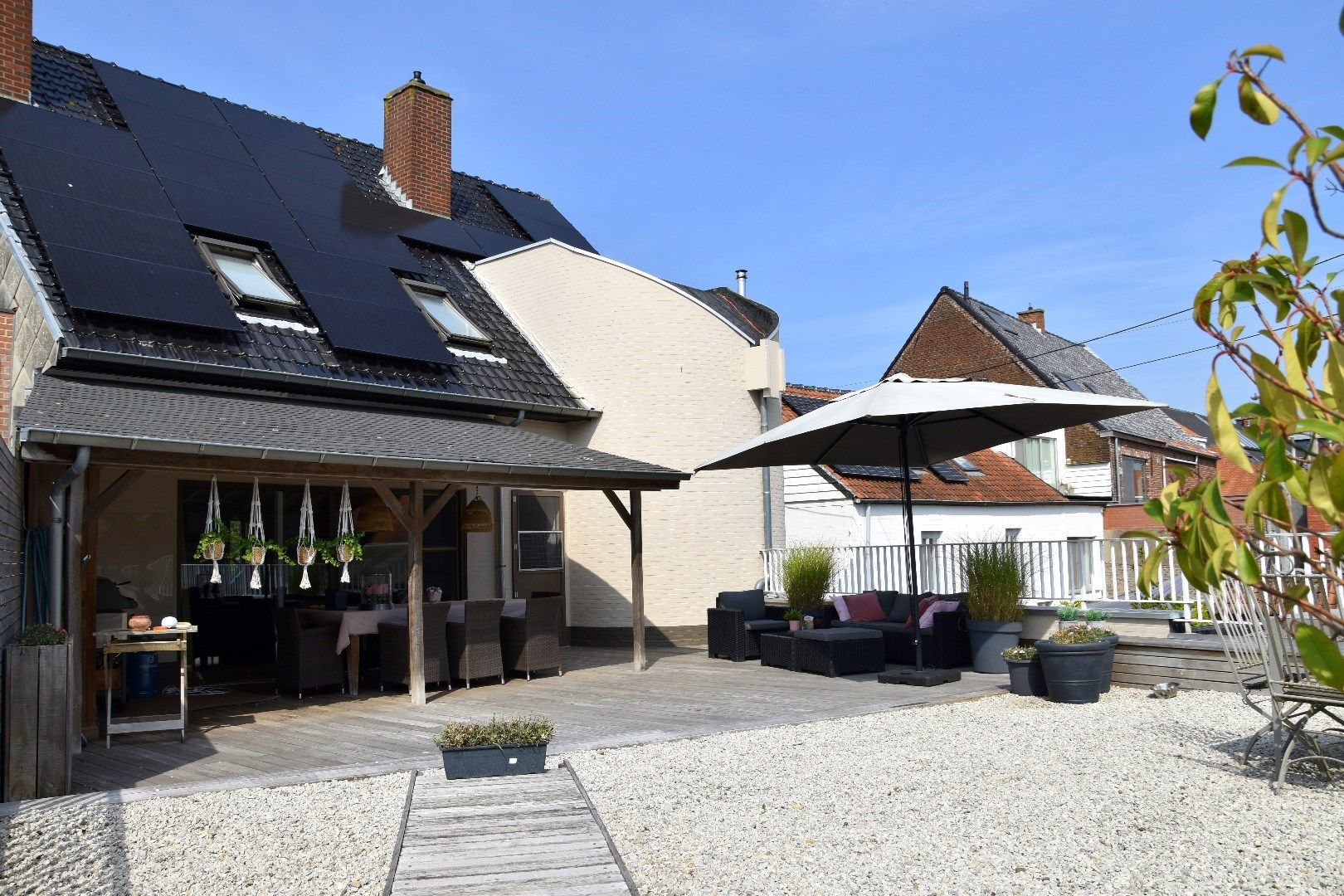 Unieke eigendom met 5 slaapkamers, groot terras én zonnige tuin in het centrum van Gullegem foto 19