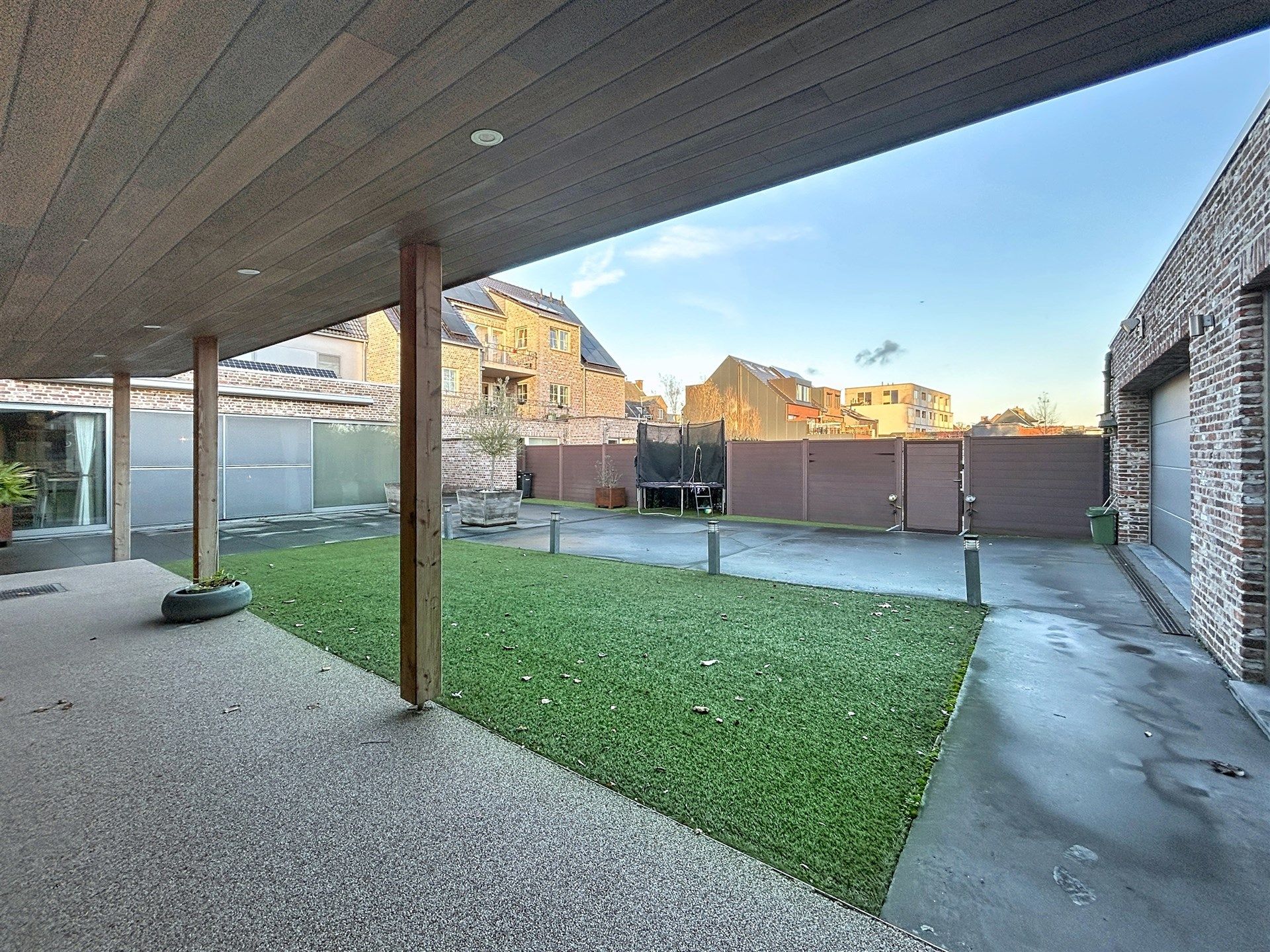 Energiezuinige gezinswoning met 5 slaapkamers en bijgebouw op perceel van 511m² foto 9