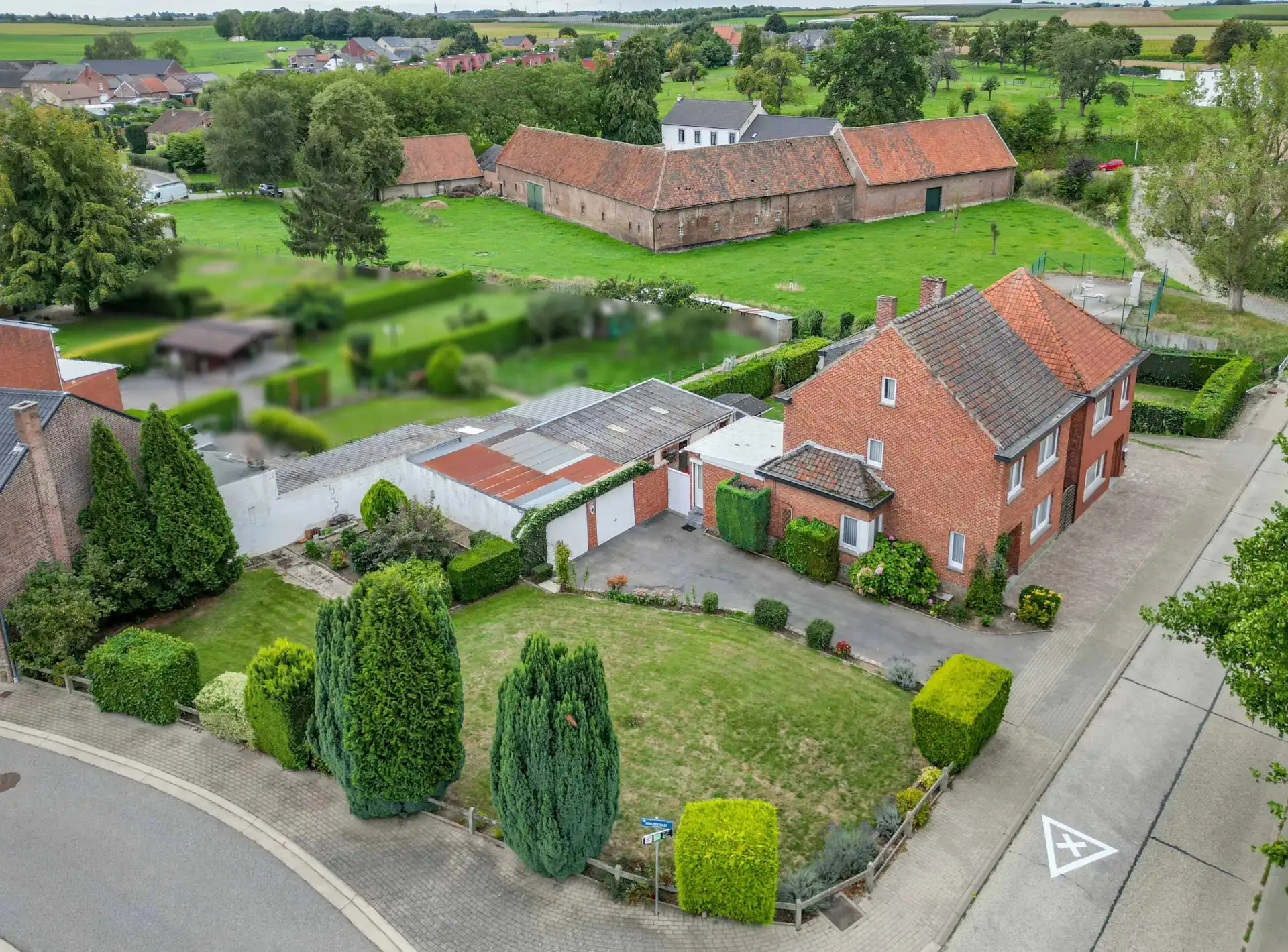 Ruime woning met potentiële bouwgrond foto 23