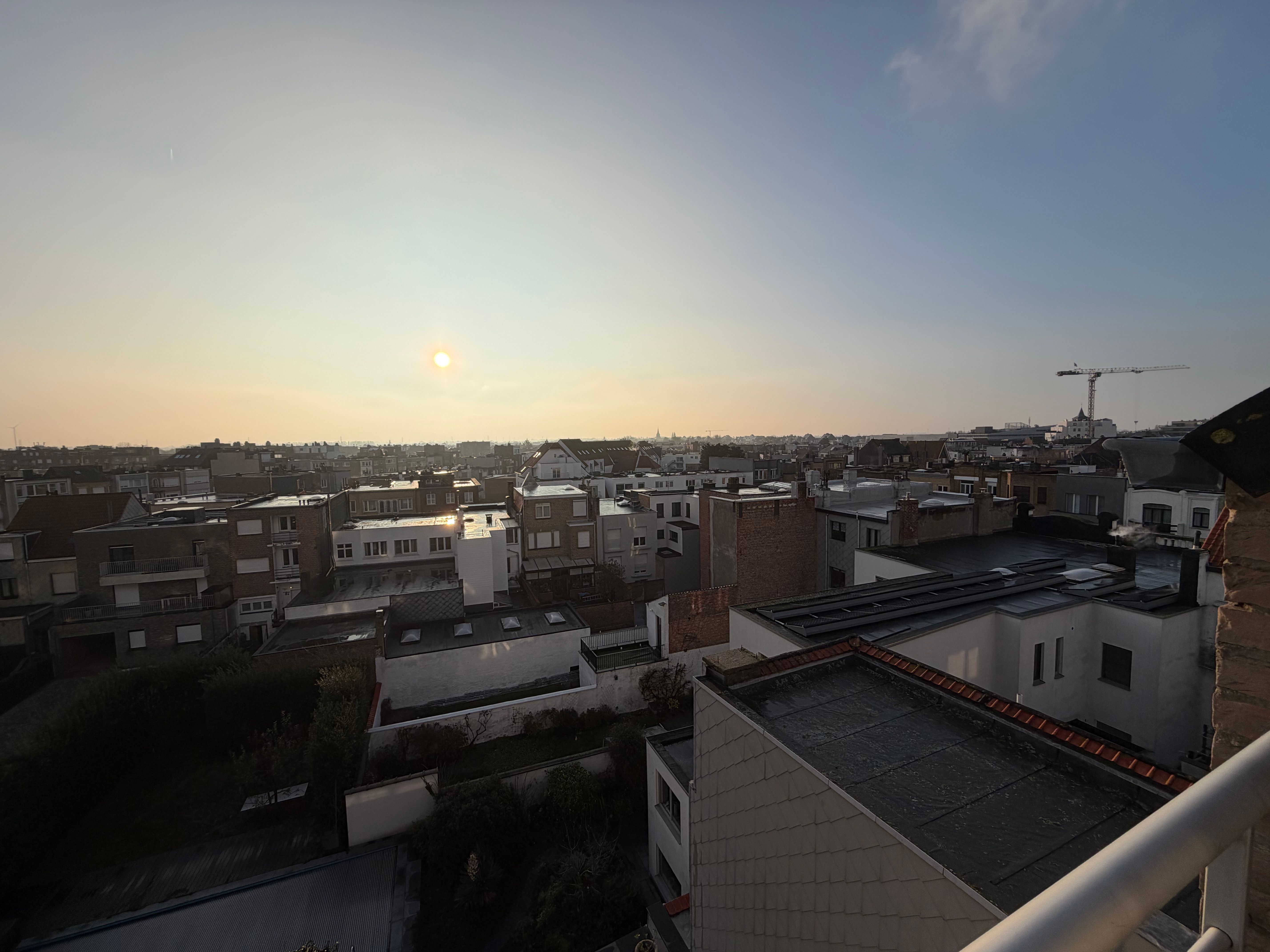 Mooi duplexappartement met drie slaapkamers en twee zongerichte terrassen. foto 7