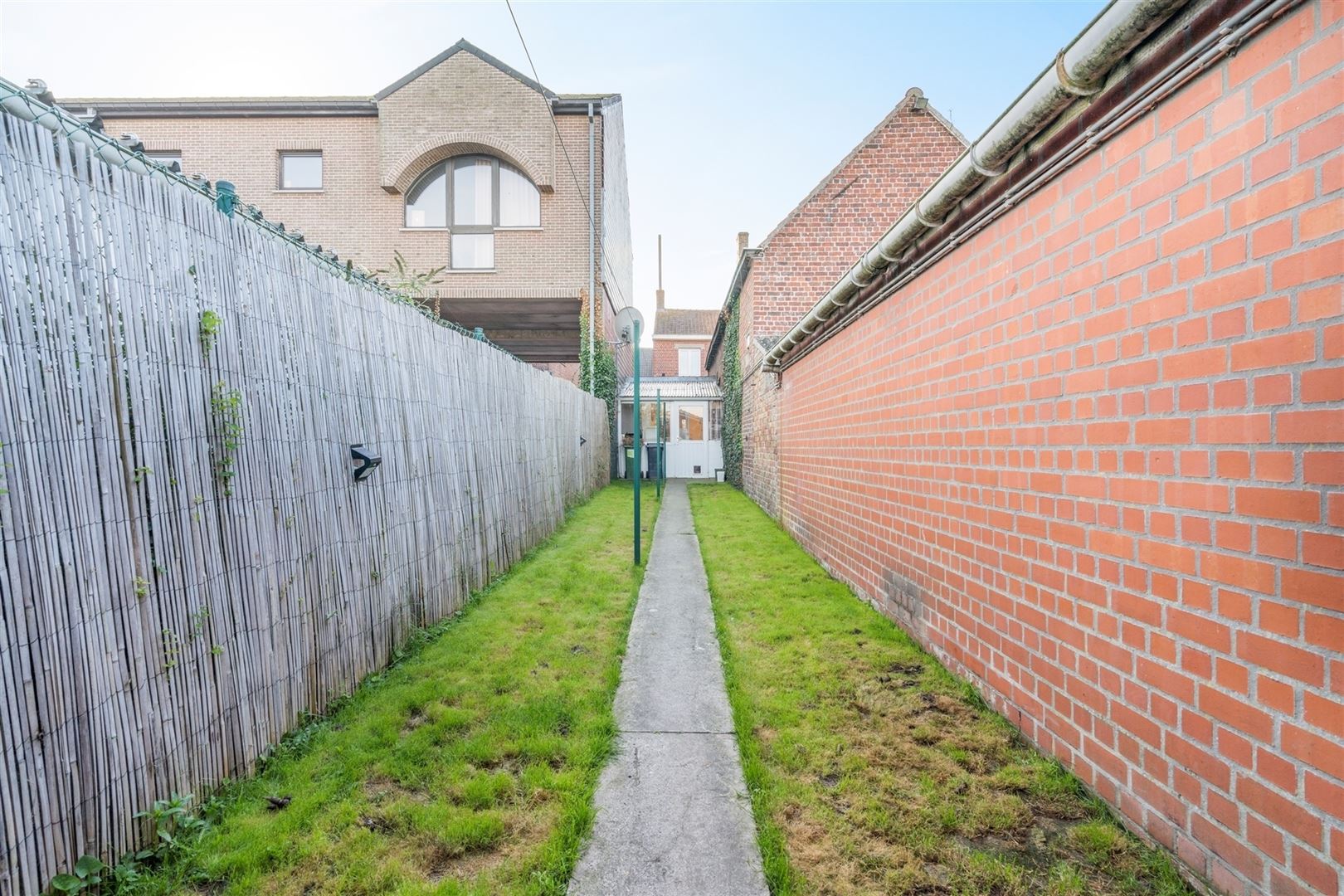 Huis met 2 garages foto 13
