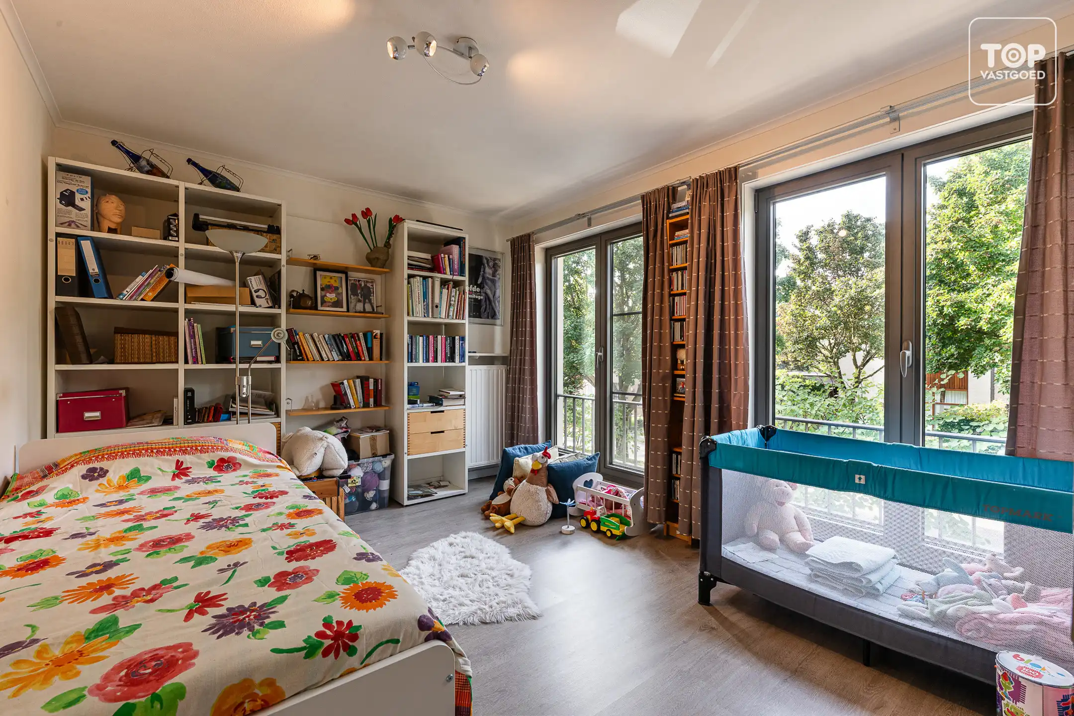 Instapklare halfopen woning met 4 slaapkamers, garage en mooie tuin foto 20