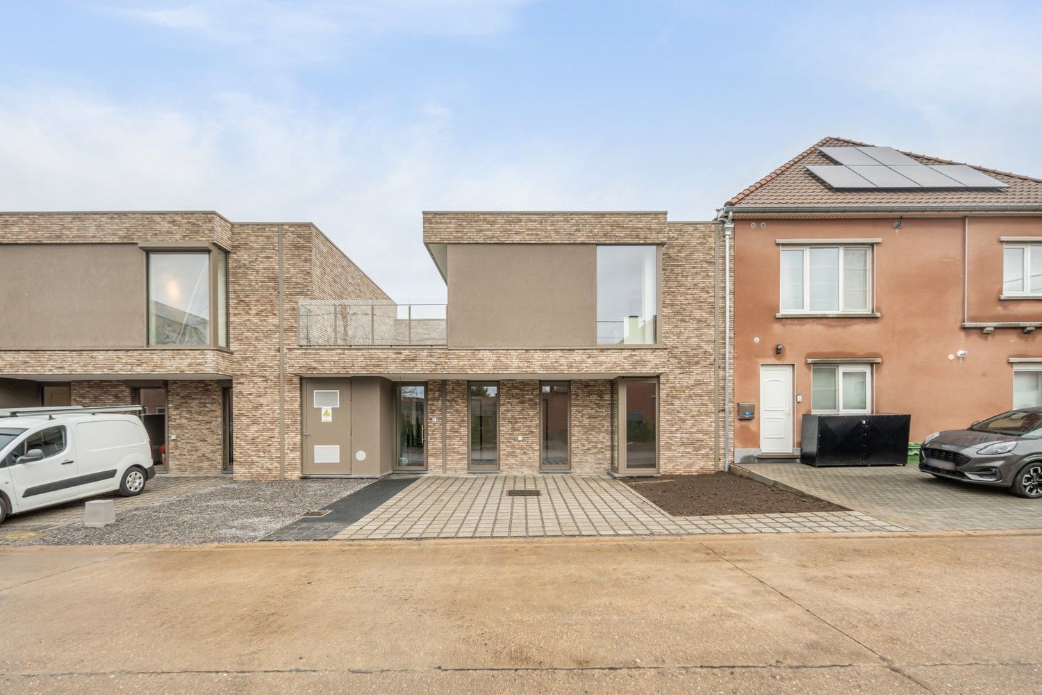 Modern en onderhoudsvriendelijk wonen met het comfort van een appartement! foto 2