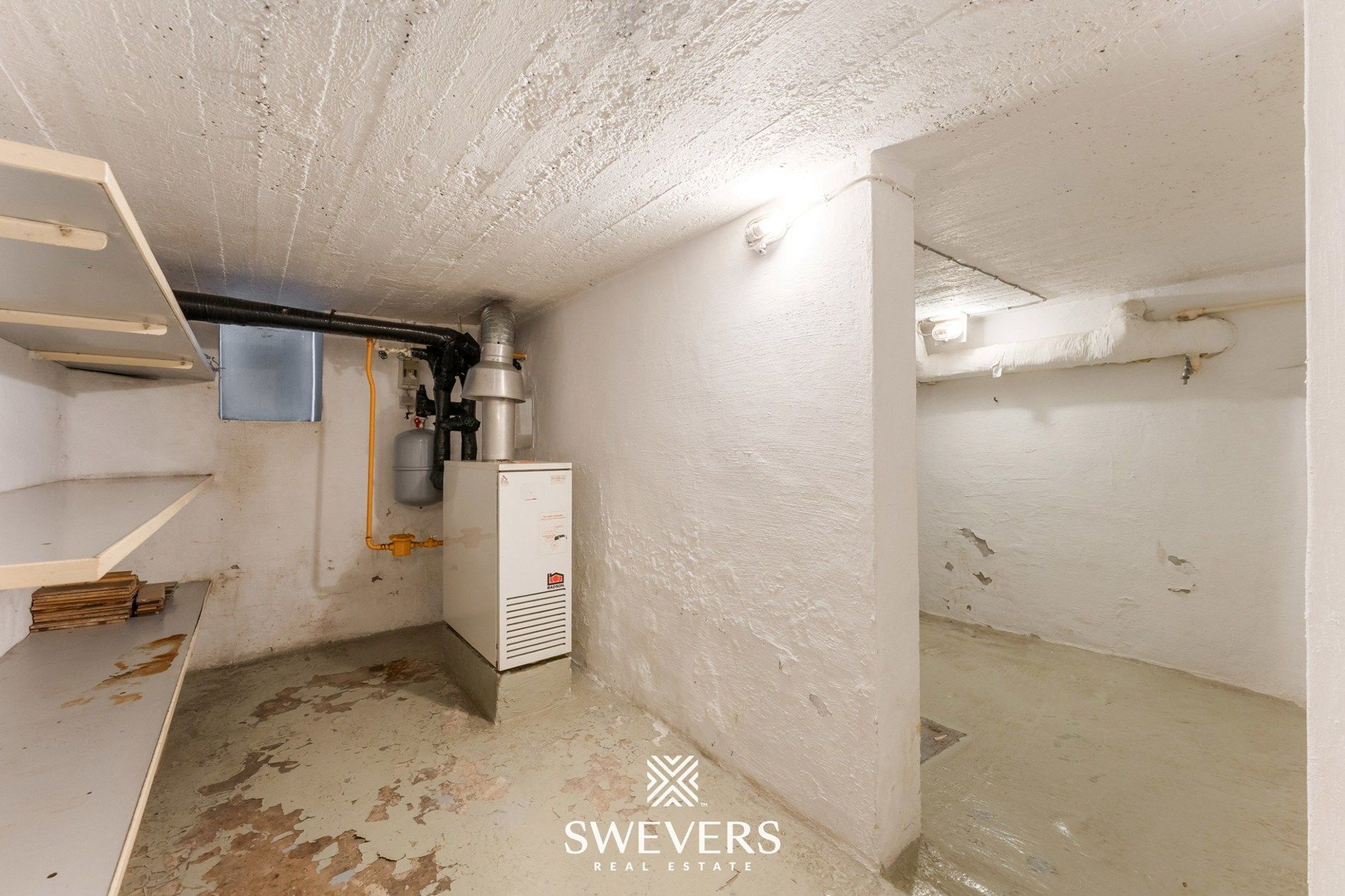 Te renoveren woning met veel karakter nabij het centrum  foto 25