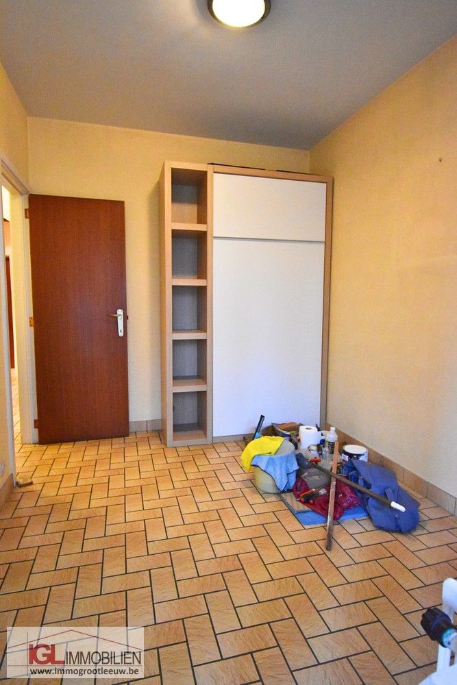 Ruim en rustig gelegen appartement met 2 slaapkamers, terras en garage te huur in Dilbeek foto 11