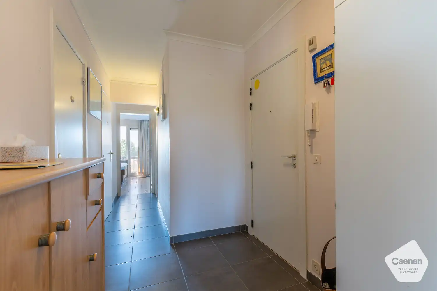 Instapklaar tweeslaapkamerappartement met zonnige terrassen en een weids uitzicht over het hinterland foto 16