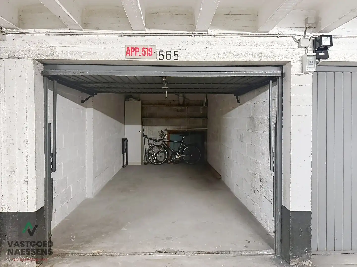 RUIME GARAGEBOX IN RESIDENTIE ROYAL PALACE  foto 4