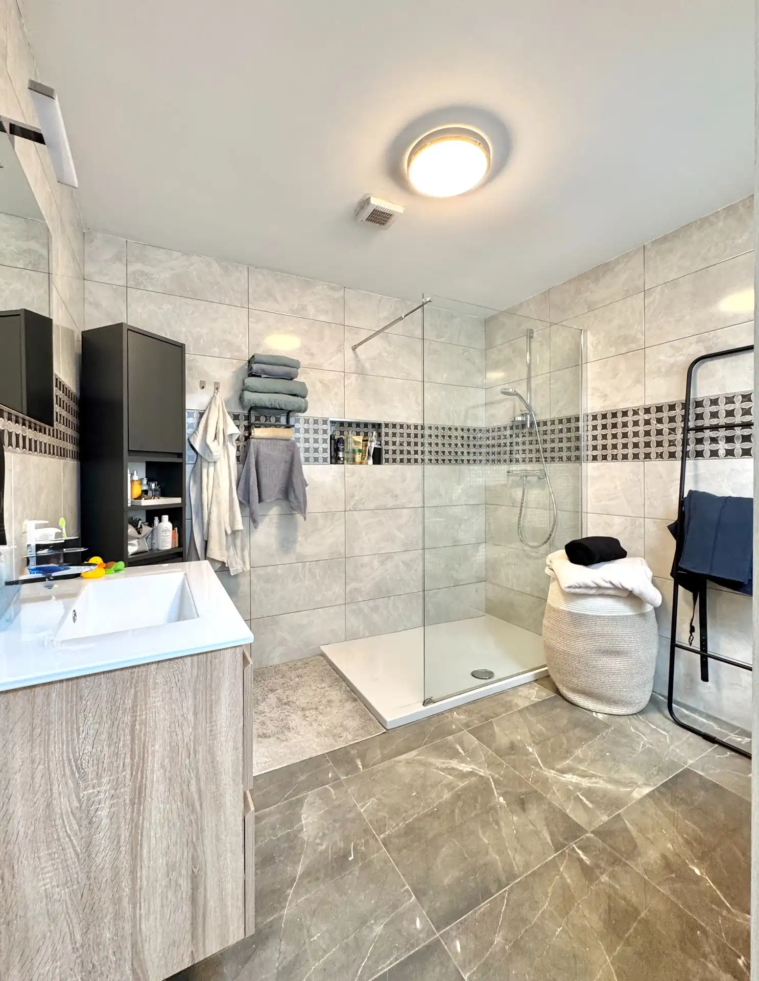 WONING MET TUIN & GARAGE MET UITWEG ACHTERAAN foto 11