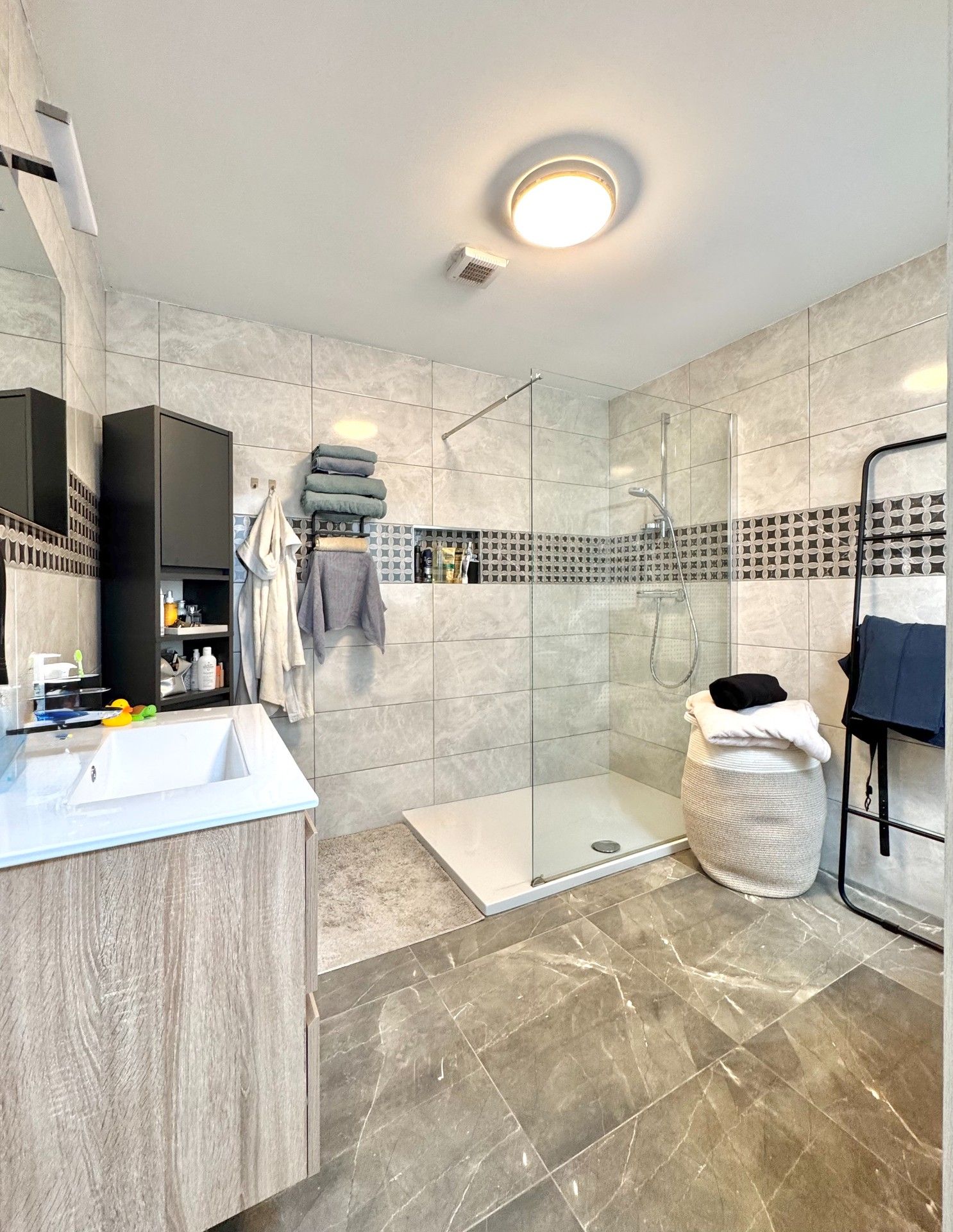 INSTAPKLARE WONING MET TUIN & GARAGE EN UITWEG foto 13