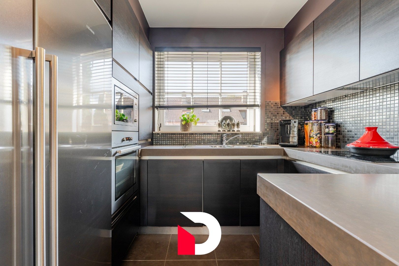 Charmante halfopen en instapklare woning in centrum Moerkerke foto 12