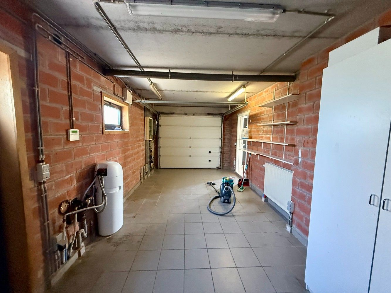 Ruime villa met 4 slaapkamers te huur! foto 12