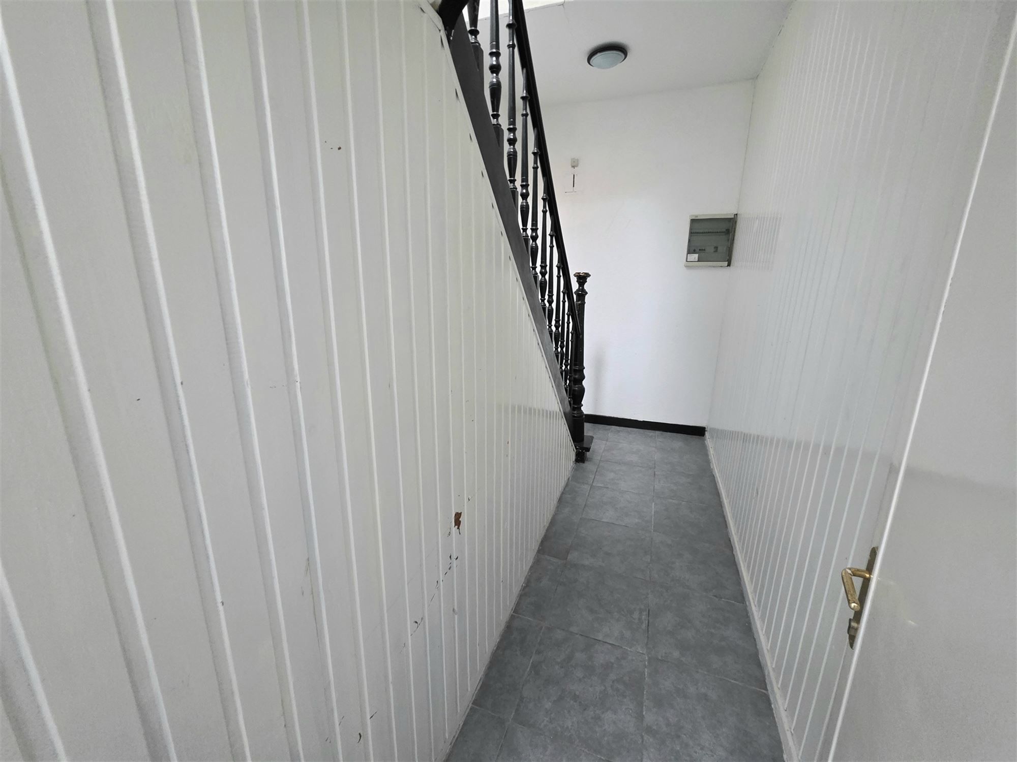 Commercieel pand vlakbij Zeshoek en Station foto 16