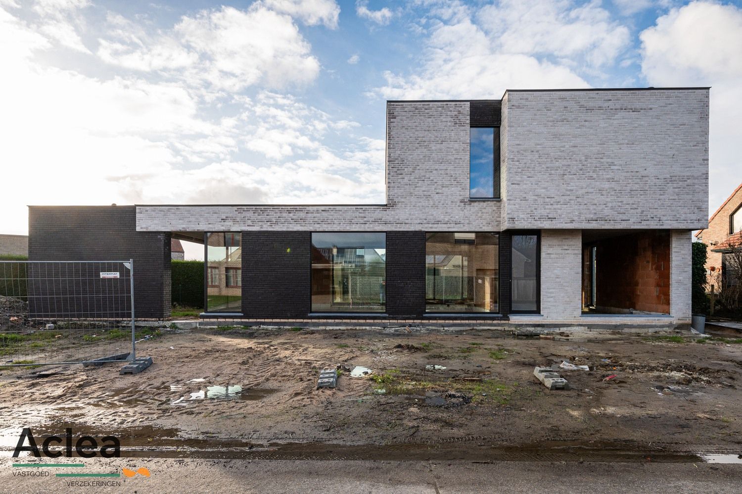 Afgewerkte nieuwbouw villa in een rustige wijk foto 9