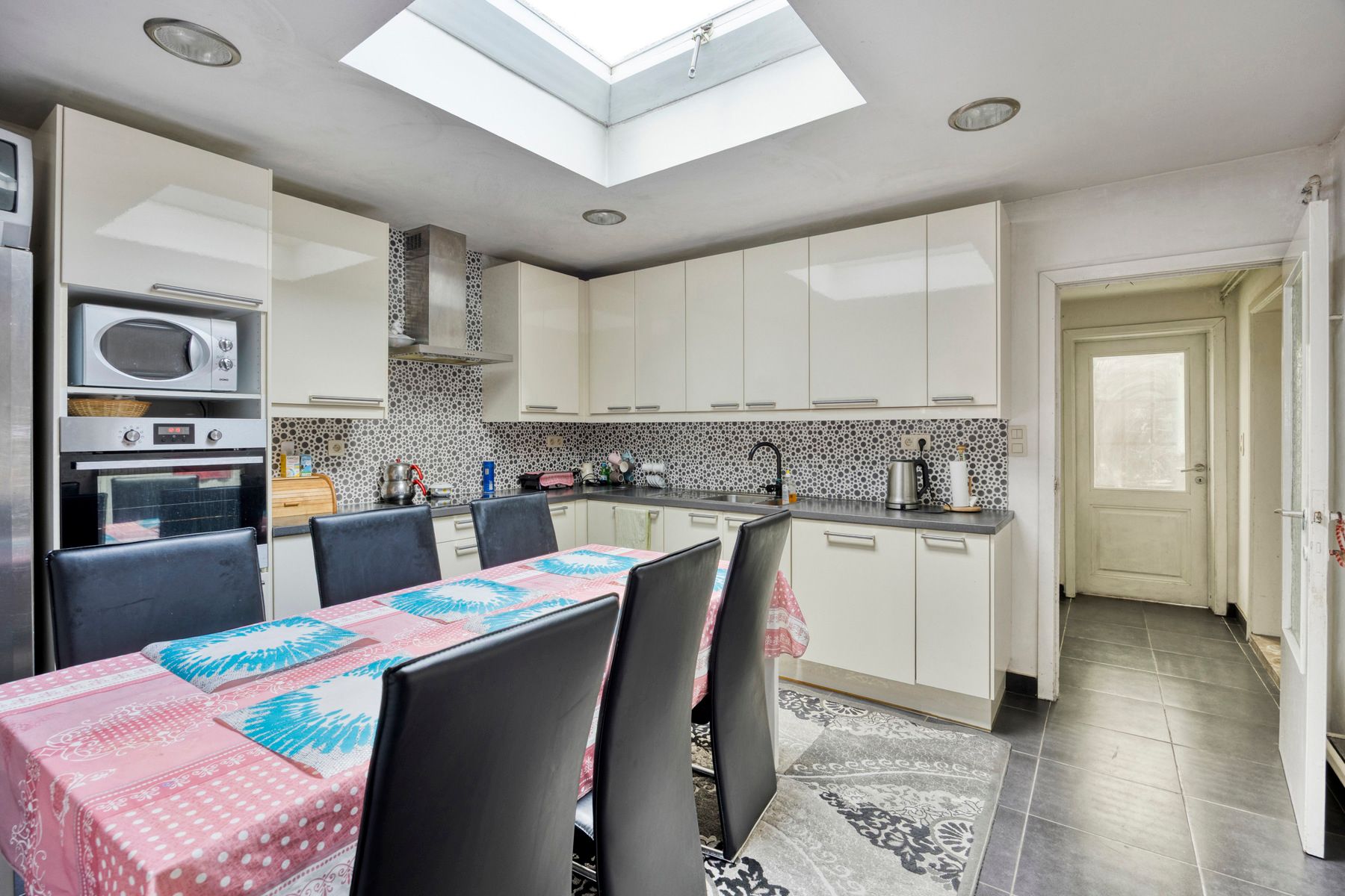 Ruime woning met tuin en handelsruimte in Lokeren foto 7
