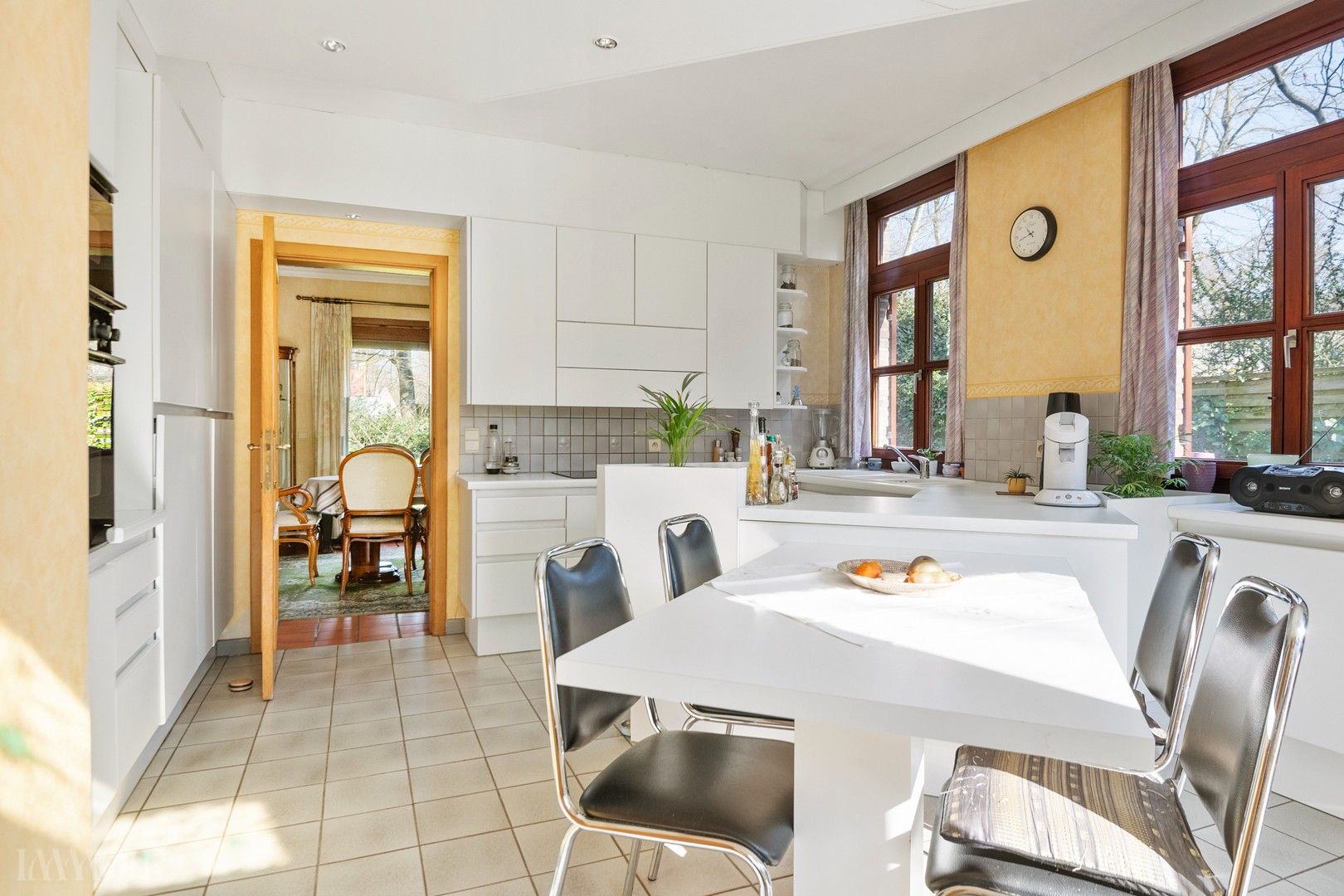 Ruime villa met veel potentieel in een rustige, kindvriendelijke wijk in Brasschaat. foto 4