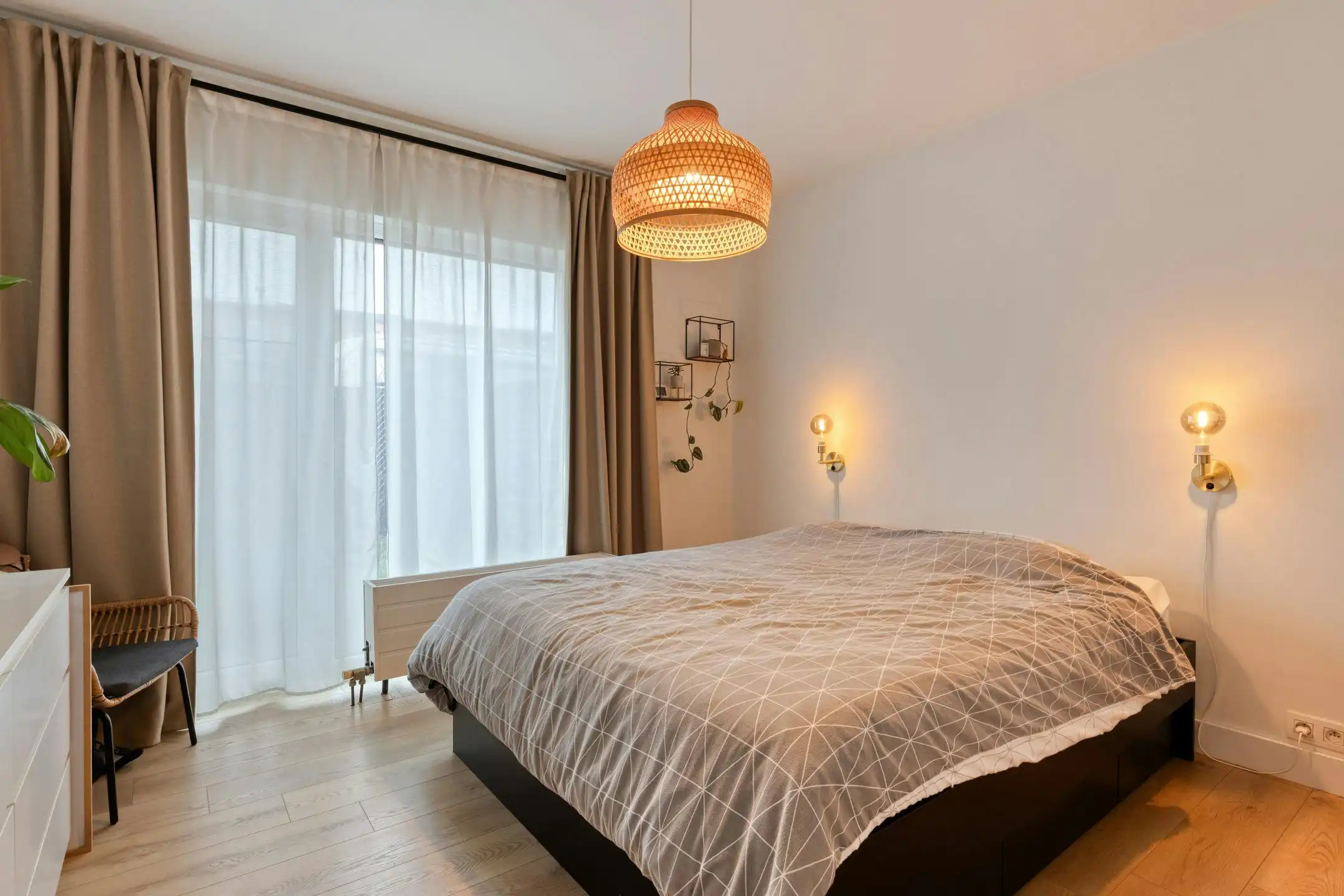 Gelijkvloers appartement met ZW-tuin en garage te koop foto 9