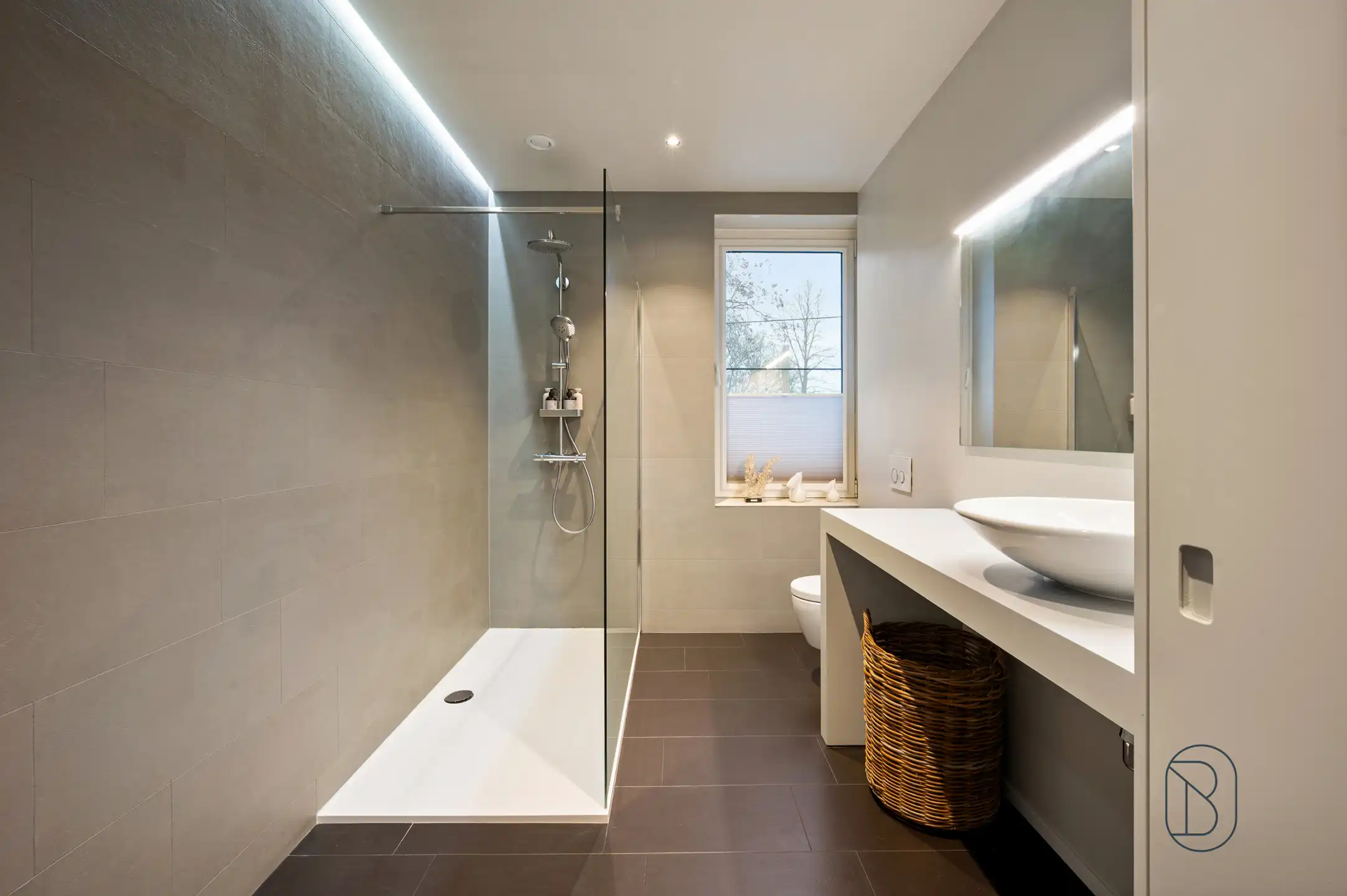 Ruime, instapklare HOB met tuin en multifunctionele garage! foto 12