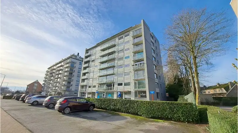 Ruime instapklare Kantoor- of Praktijkruimte Appartement te koop in Sint-Michiels Brugge foto 11